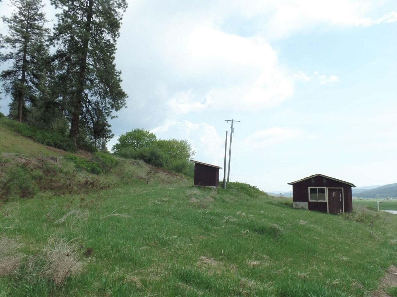
                        Property photograph at
                        2XX HWY 395 N
                      