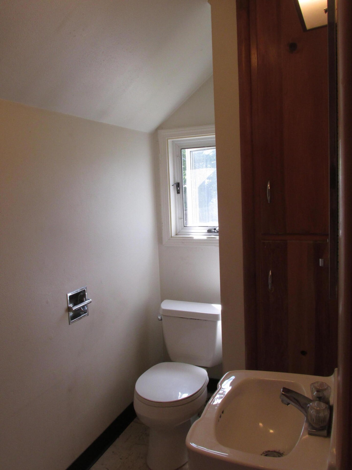 
                        Property photograph at
                        1325 S MAIN ST
                      