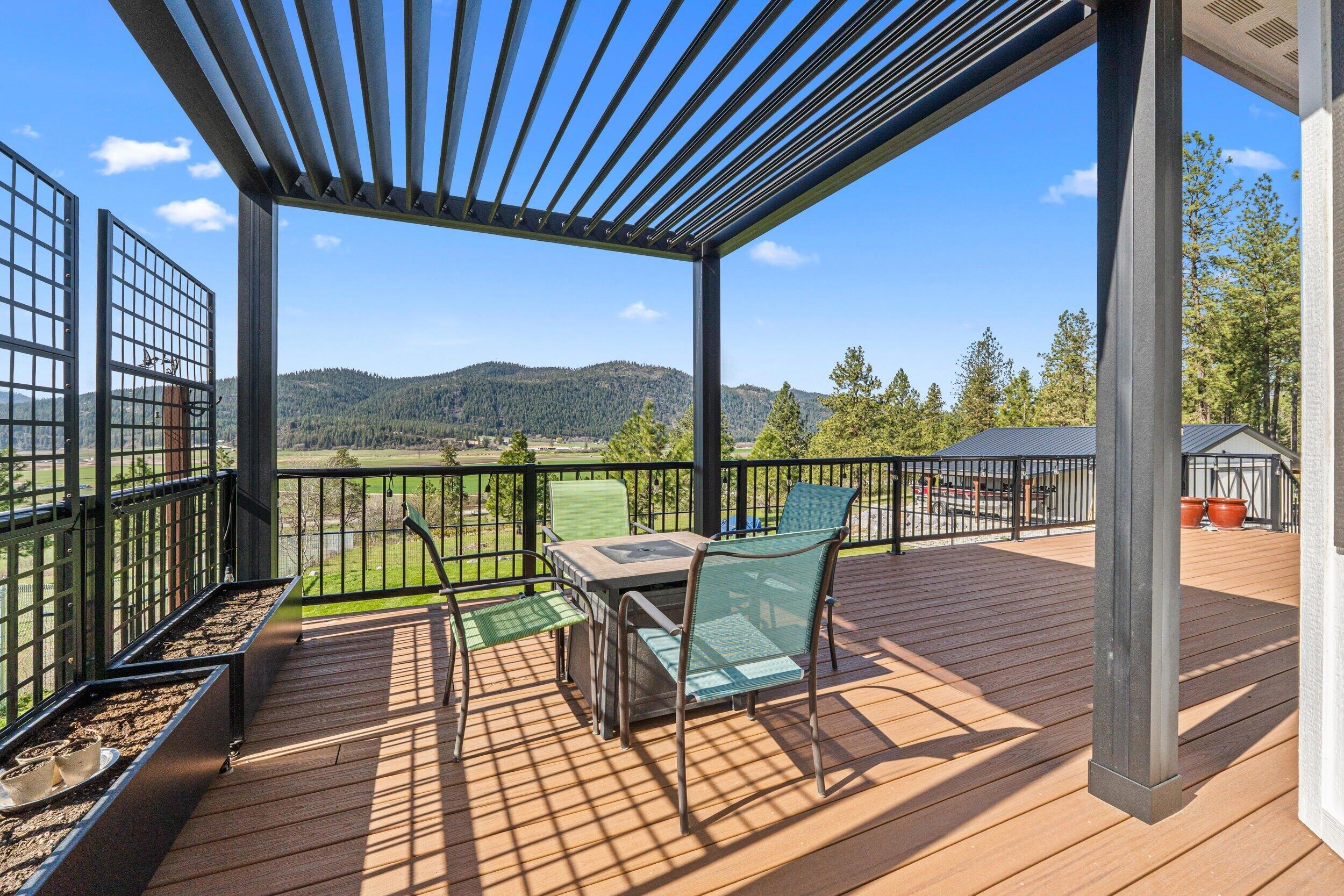 
                        Property photograph at
                        305 MAVEN WAY
                      