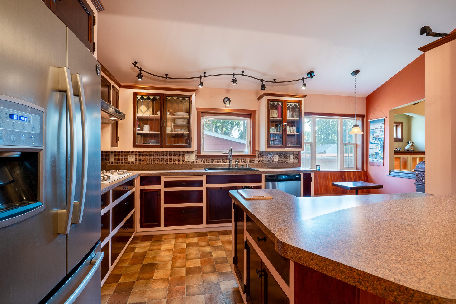 
                        Property photograph at
                        903 W KING ST
                      