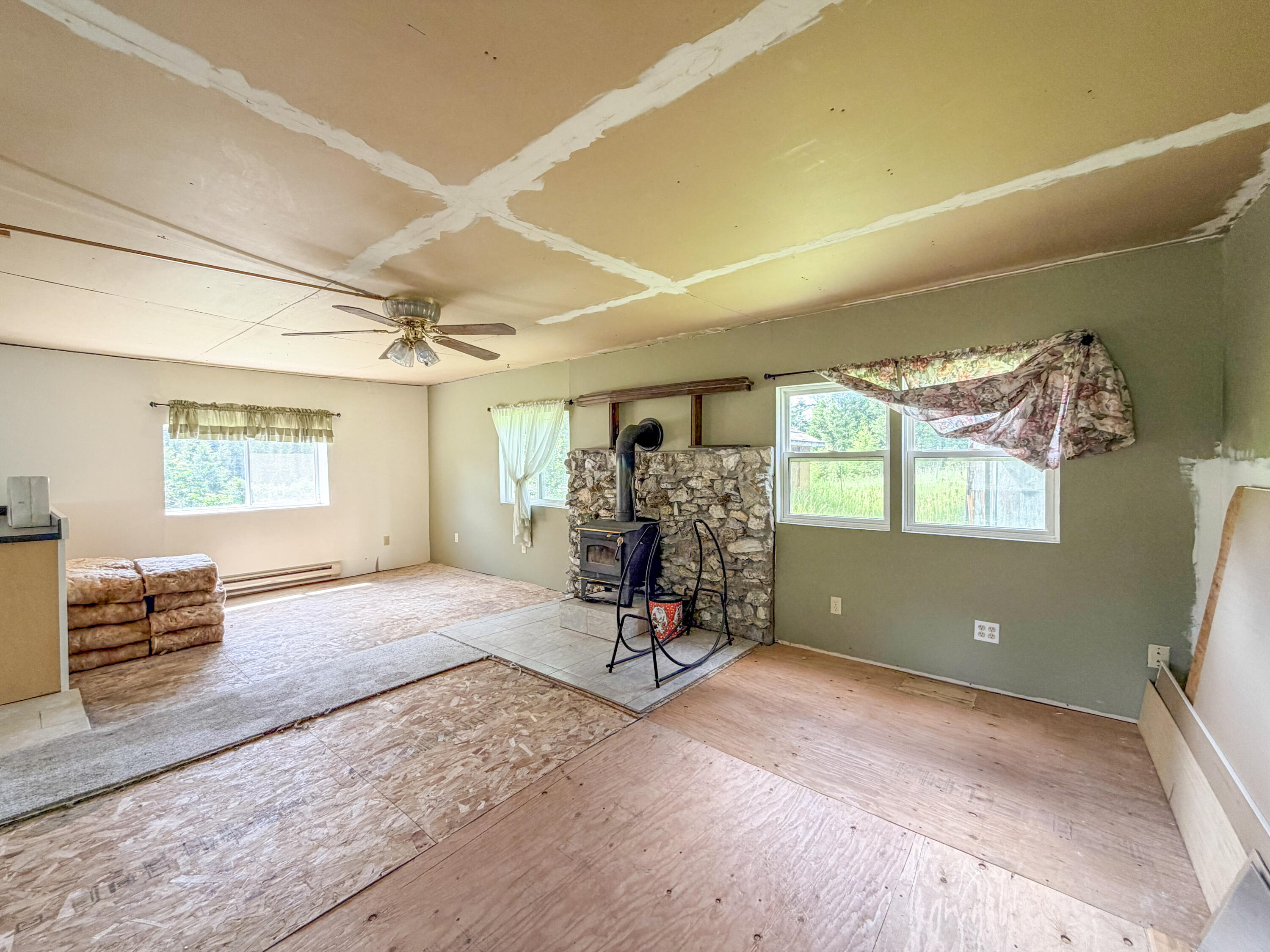 
                        Property photograph at
                        3154 HEATHER LANE
                      