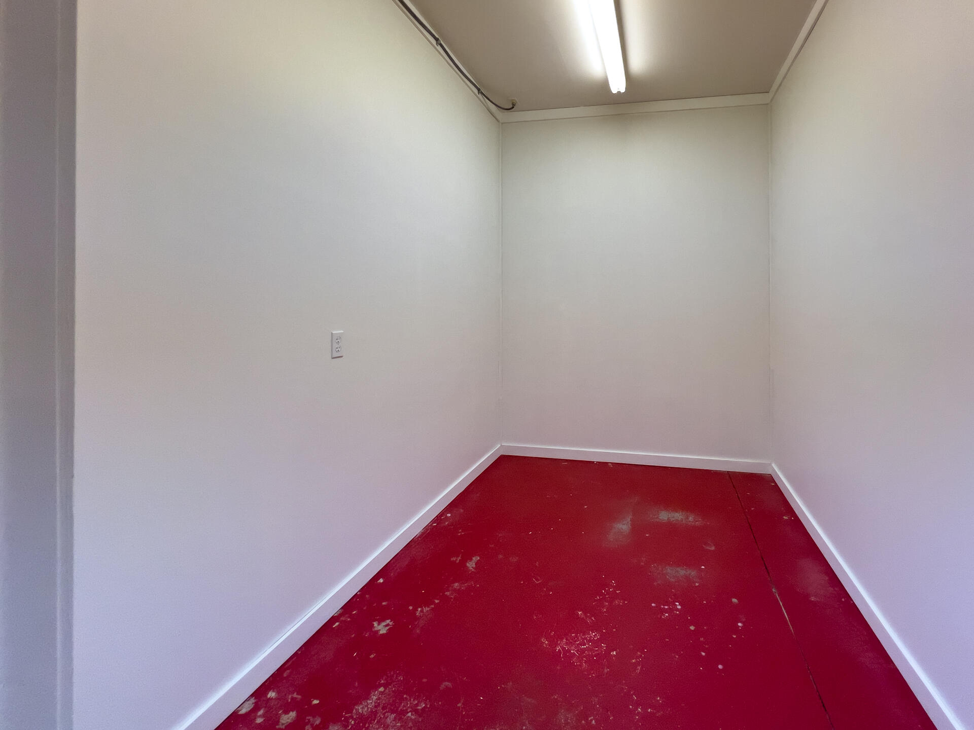 
                        Property photograph at
                        634 N 7TH ST E
                      