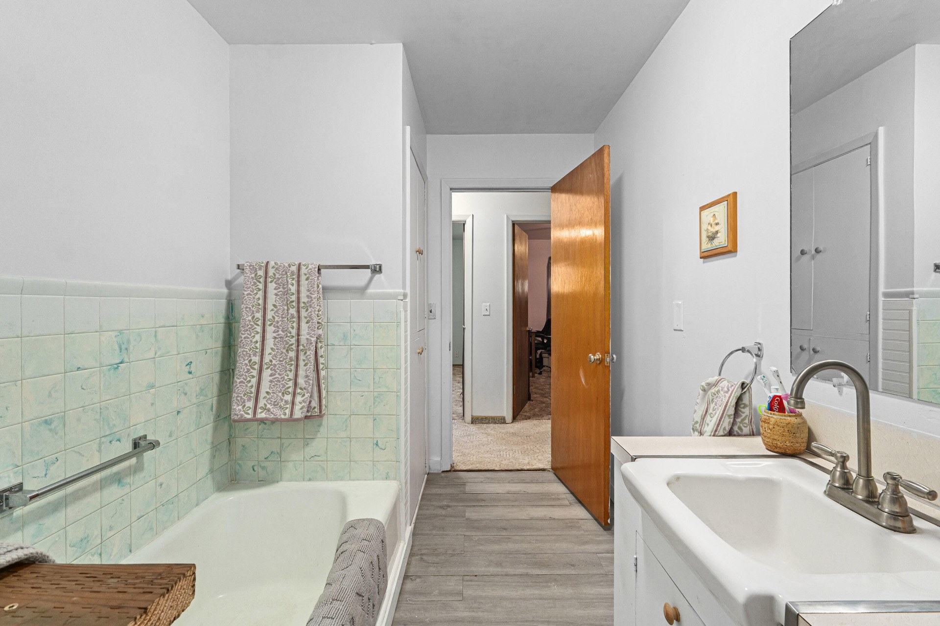 
                        Property photograph at
                        511 VALLEY WESTSIDE RD
                      