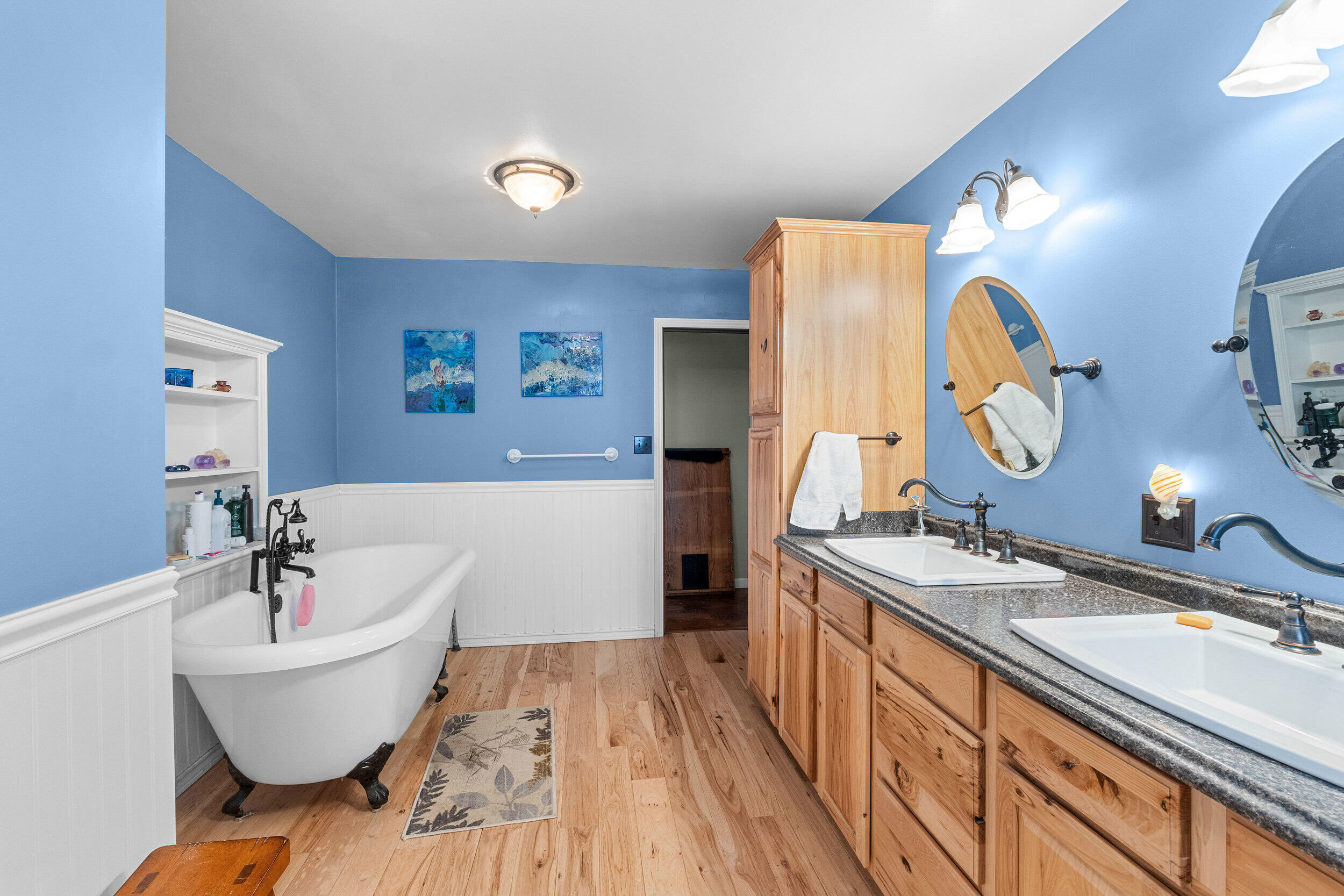 
                        Property photograph at
                        2852 HORSESHOE LAKE RD
                      