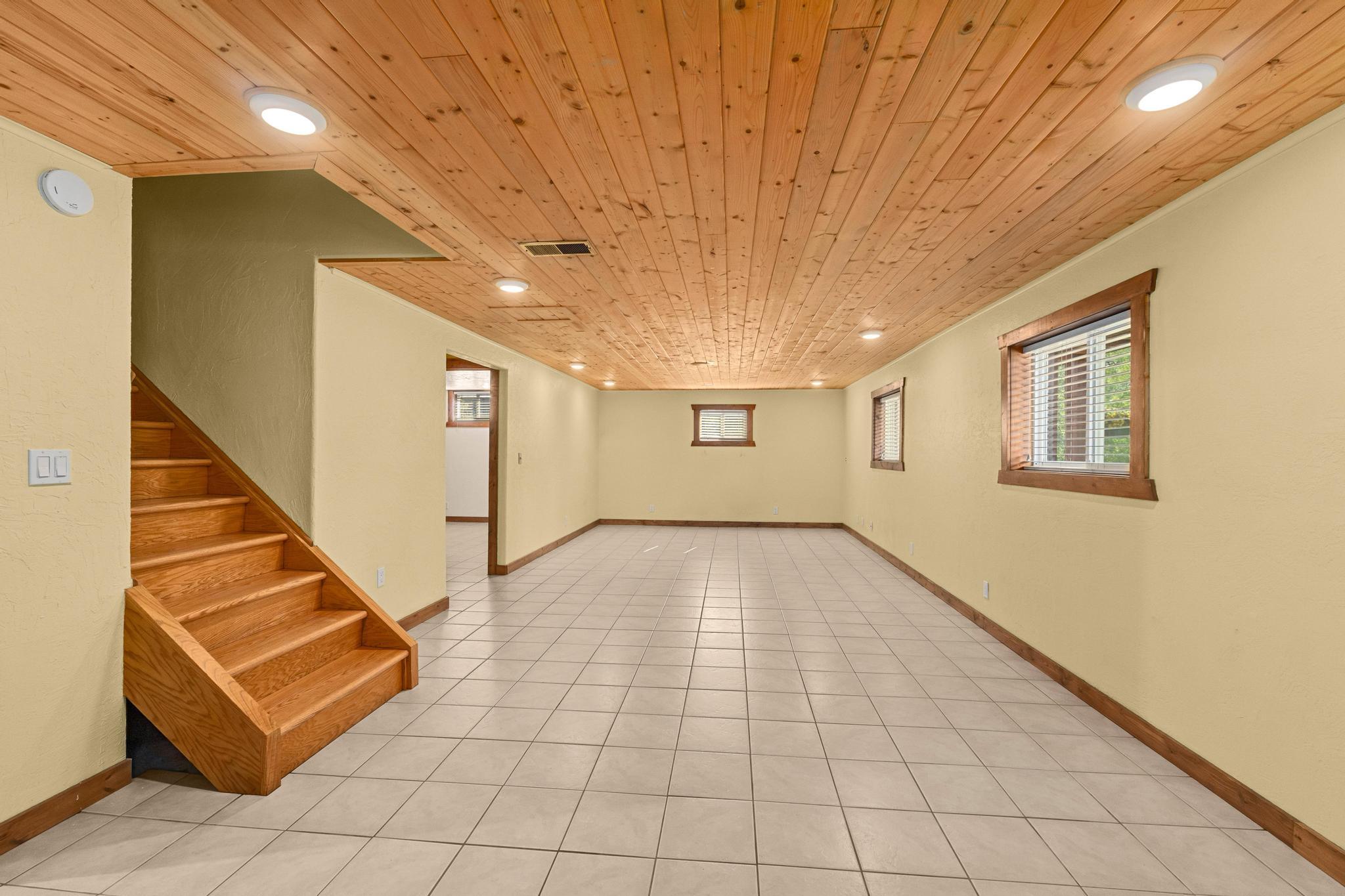 
                        Property photograph at
                        1381 LITTLE TWIN LAKES RD
                      