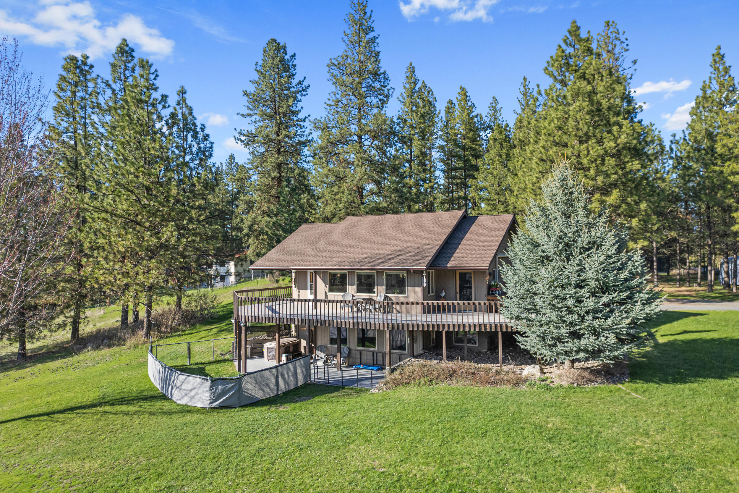 
                        Property photograph at
                        753 C ARDEN BUTTE RD
                      