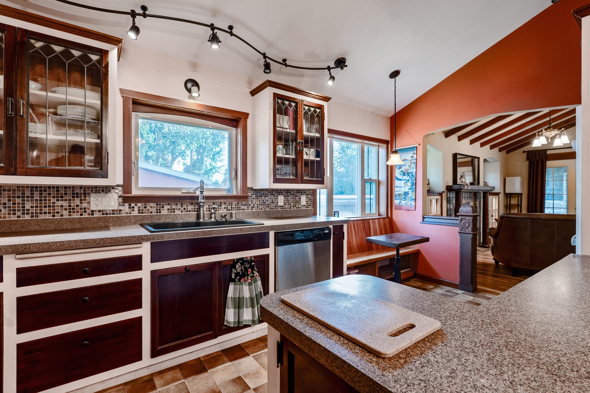 
                        Property photograph at
                        903 W KING ST
                      