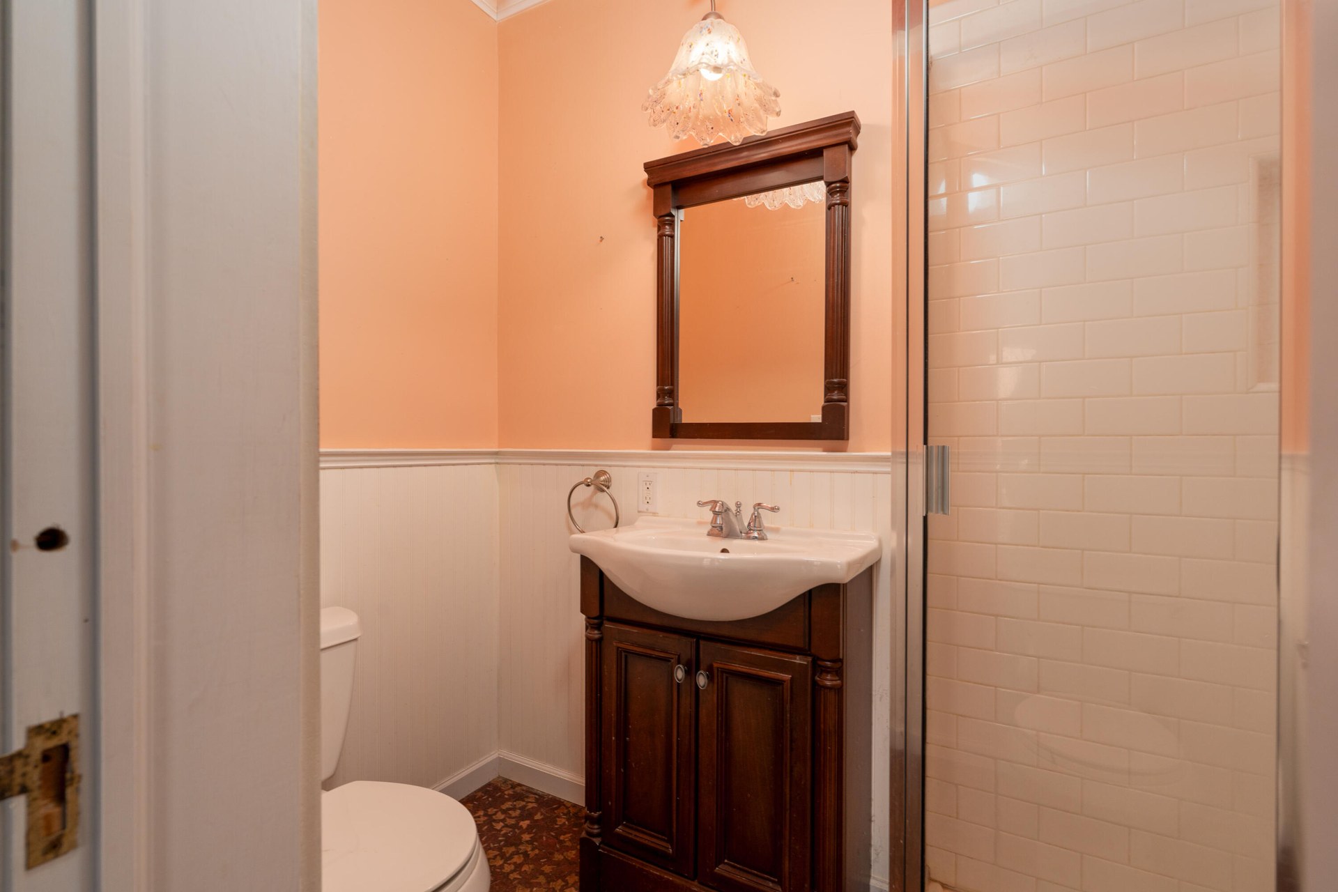 
                        Property photograph at
                        903 W KING ST
                      