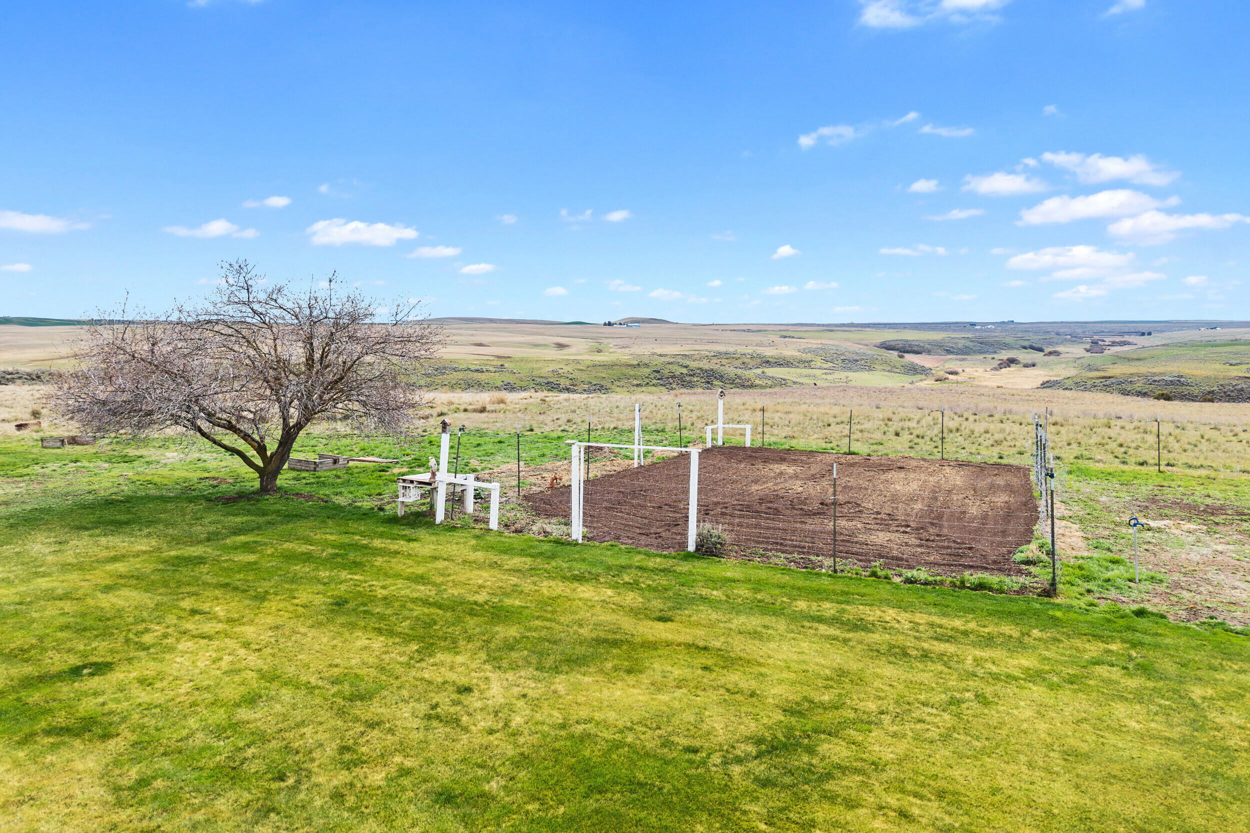 
                        Property photograph at
                        34462 COTTONWOOD CREEK RD E
                      