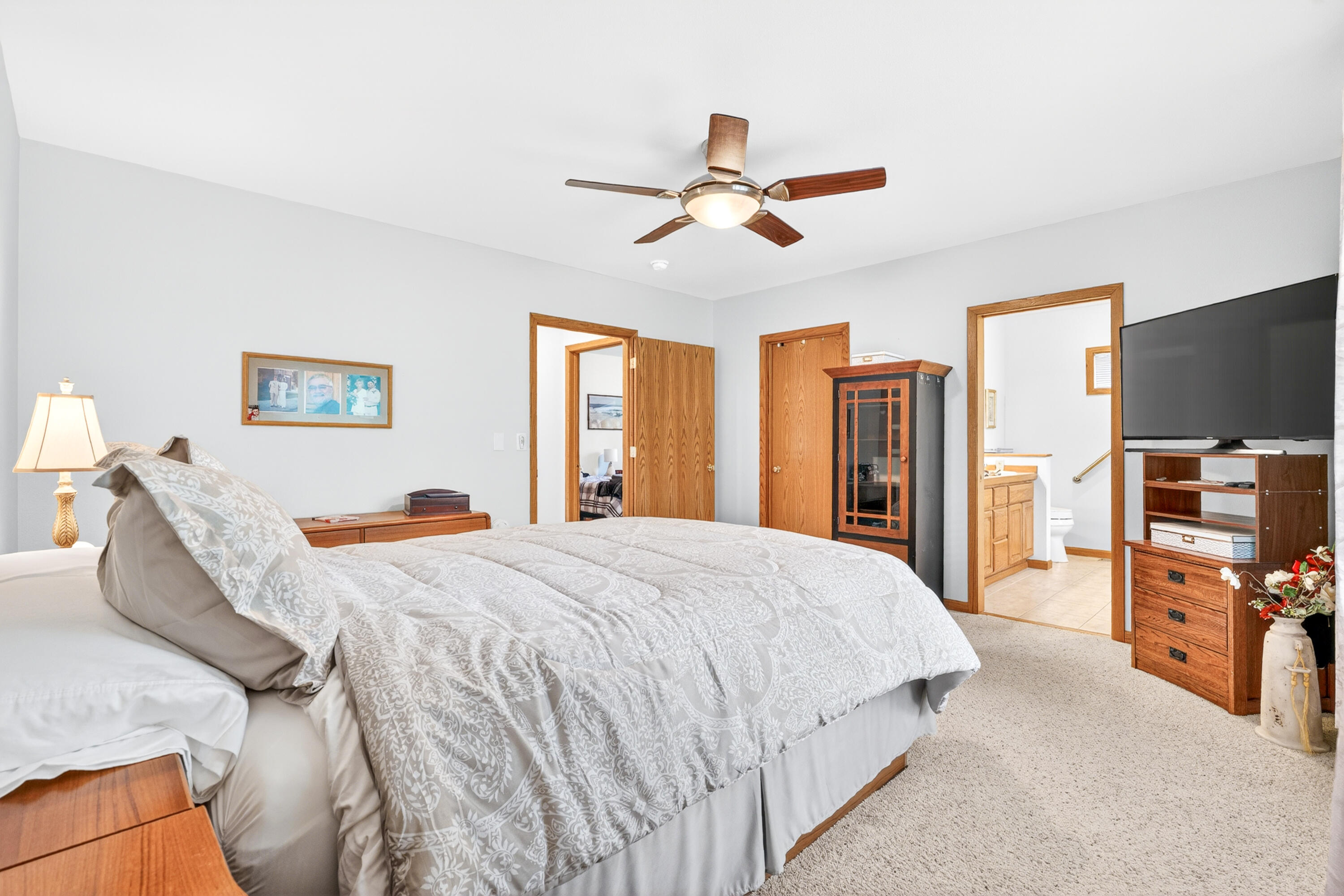 
                        Property photograph at
                        257 EAGLE DR
                      