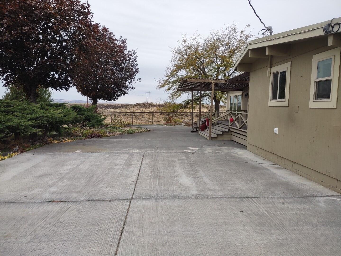 
                        Property photograph at
                        2175 W MCMANAMON RD
                      