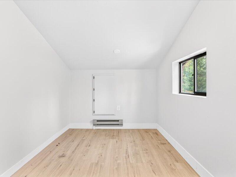 
                        Property photograph at
                        147 RICHMOND LN
                      