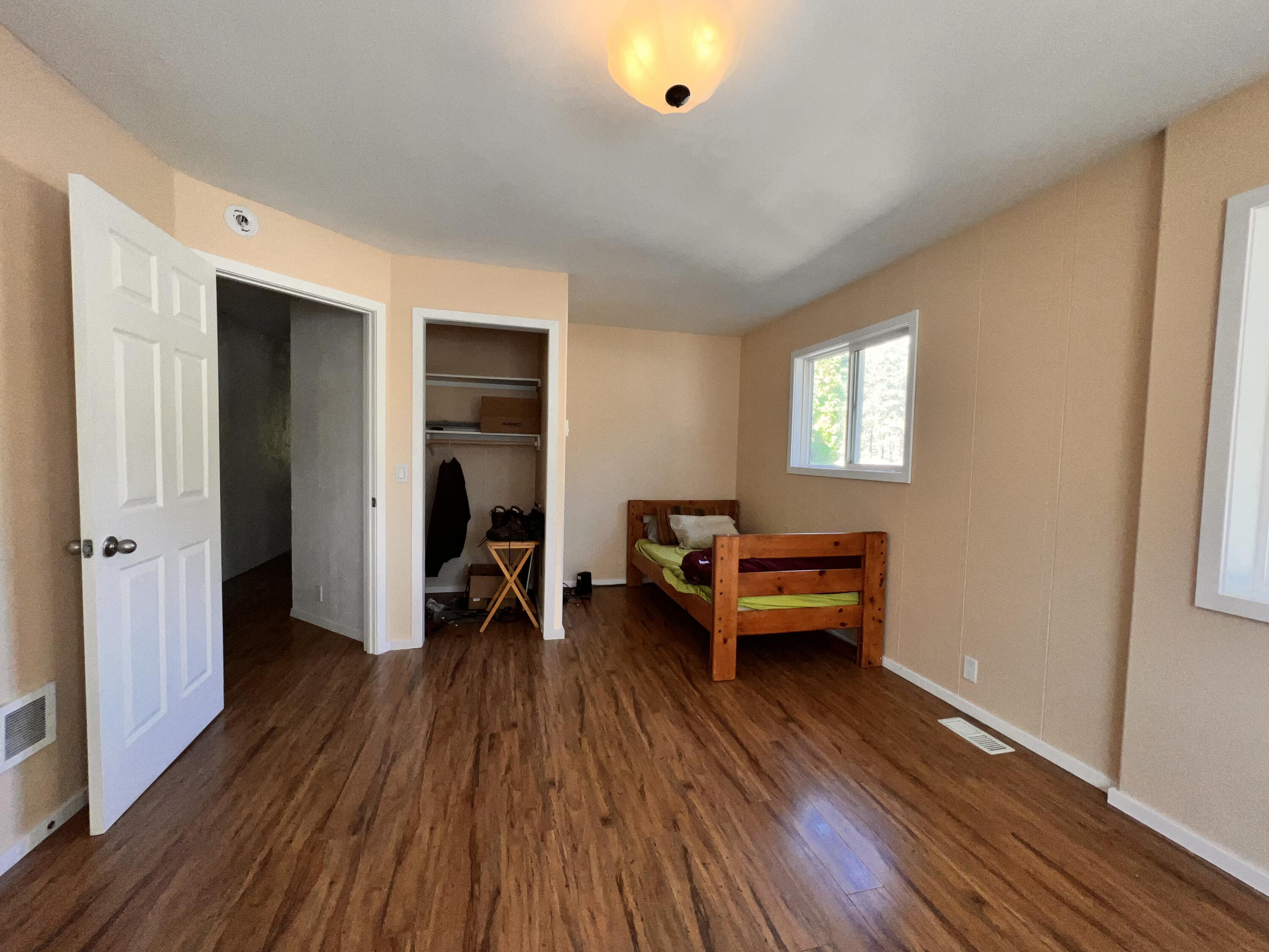 
                        Property photograph at
                        17320 HIGHWAY 21 N
                      
