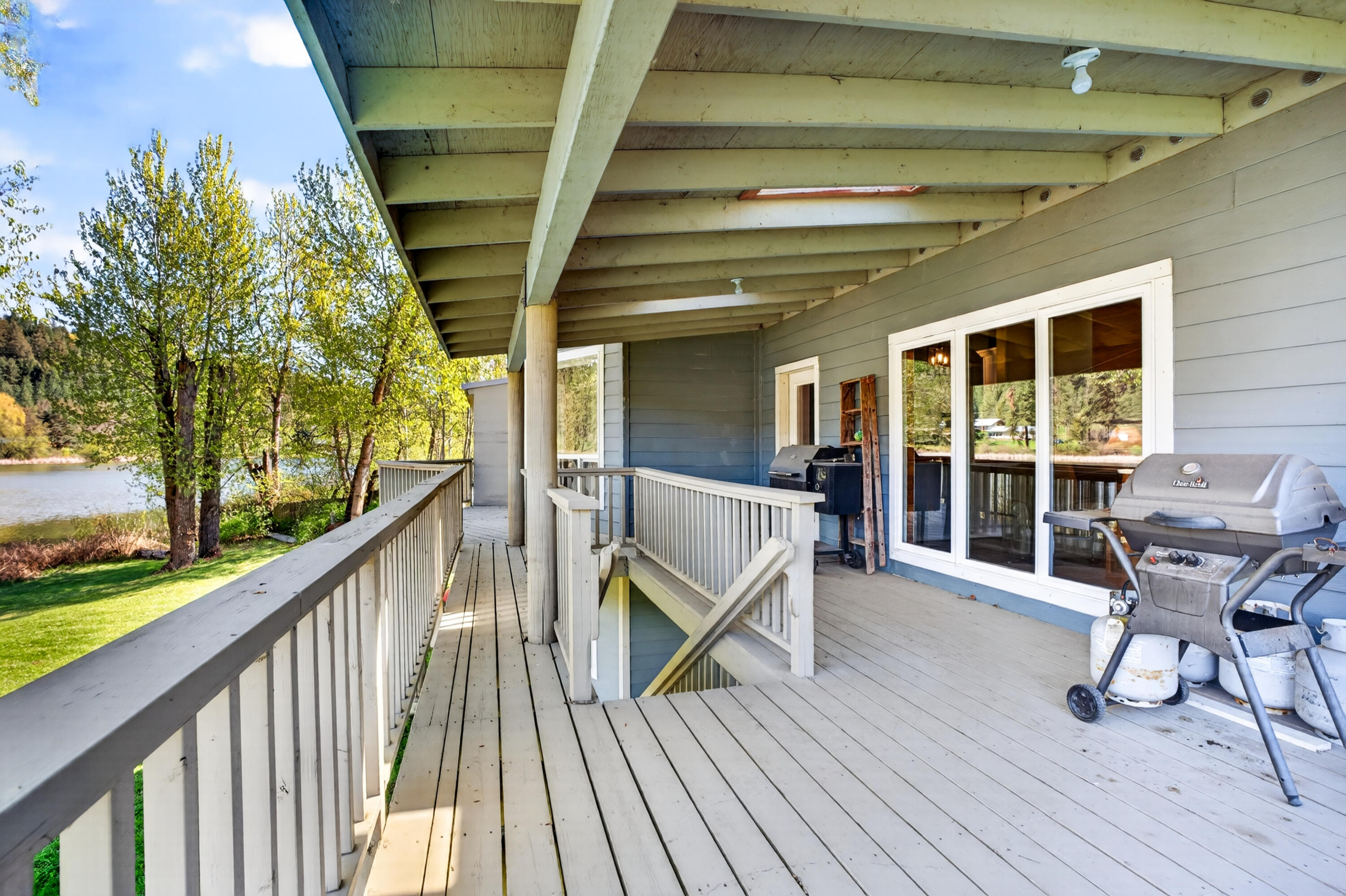
                        Property photograph at
                        927 MISSION LAKE RD
                      