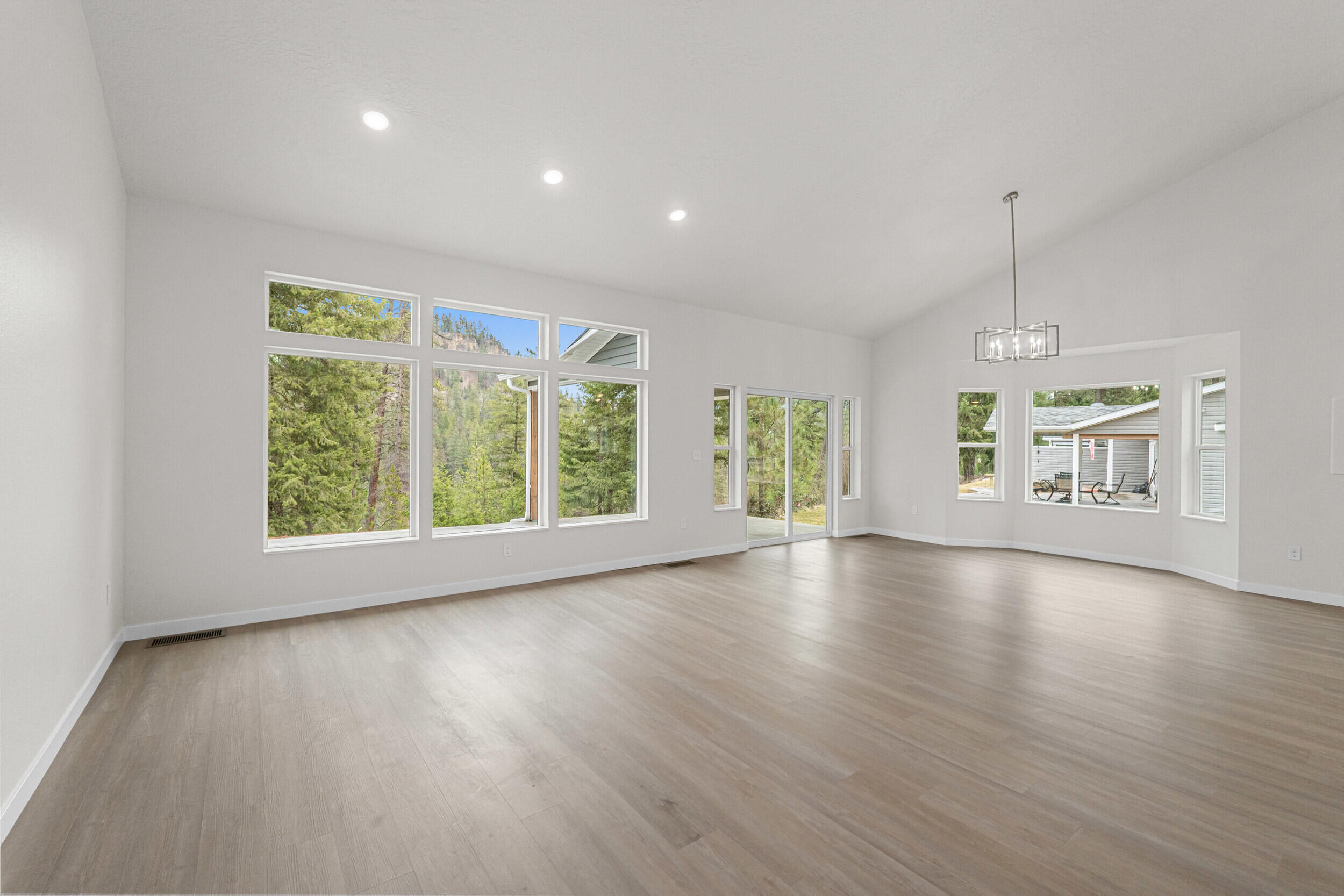 
                        Property photograph at
                        2528 CANYON CREST WAY
                      