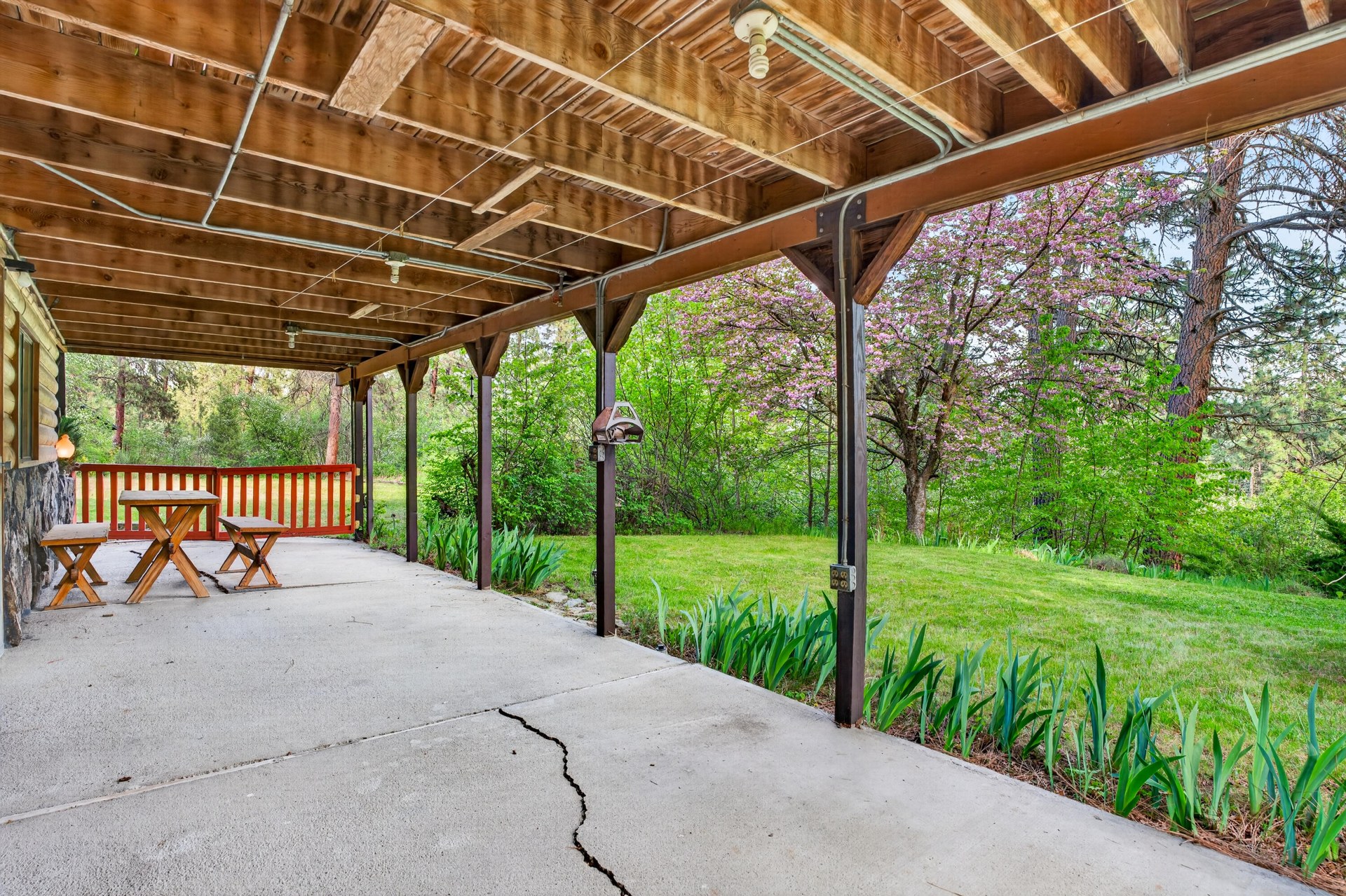 
                        Property photograph at
                        59 BISBEE CREEK LN
                      