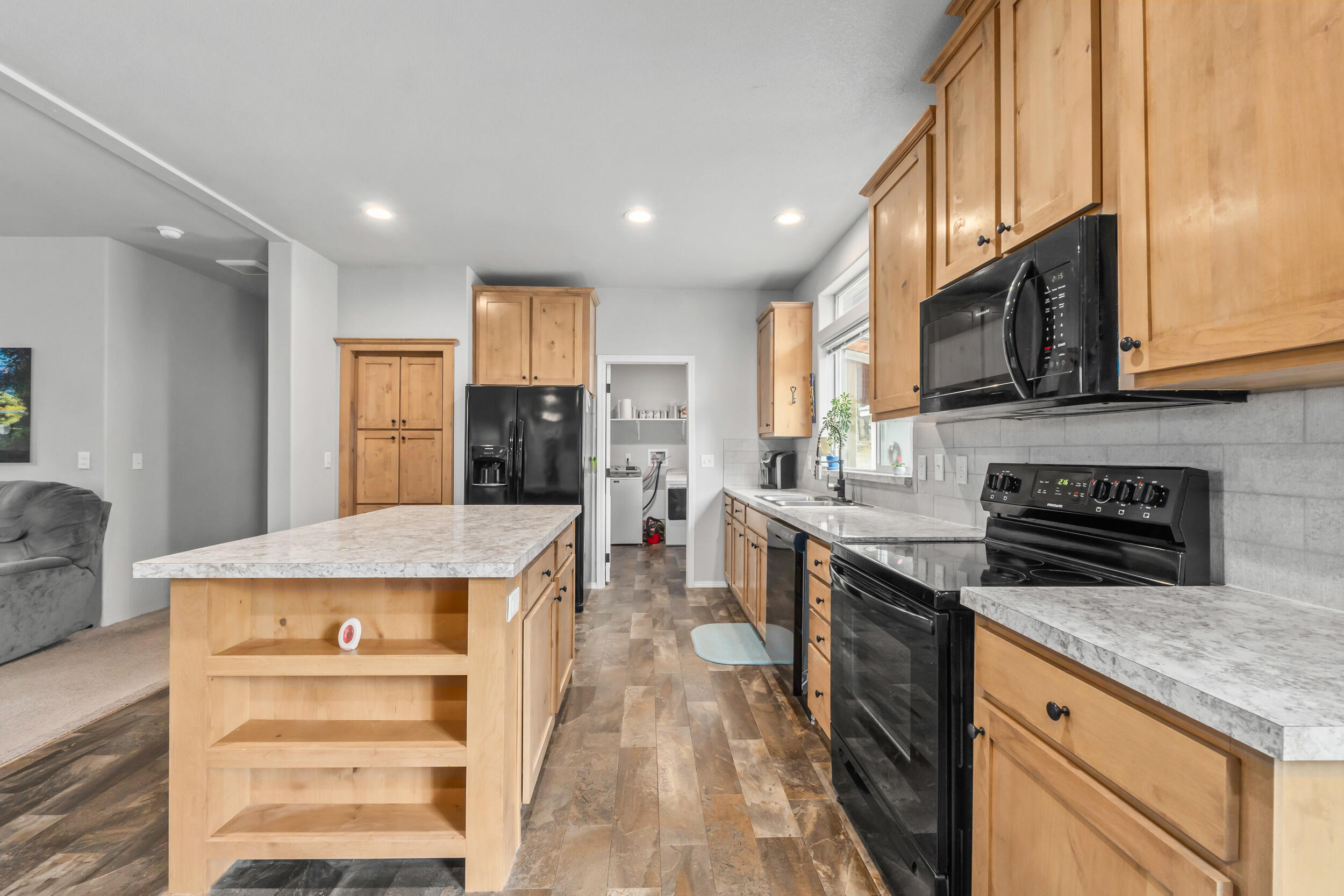 
                        Property photograph at
                        1477 COLLEGE LN
                      
