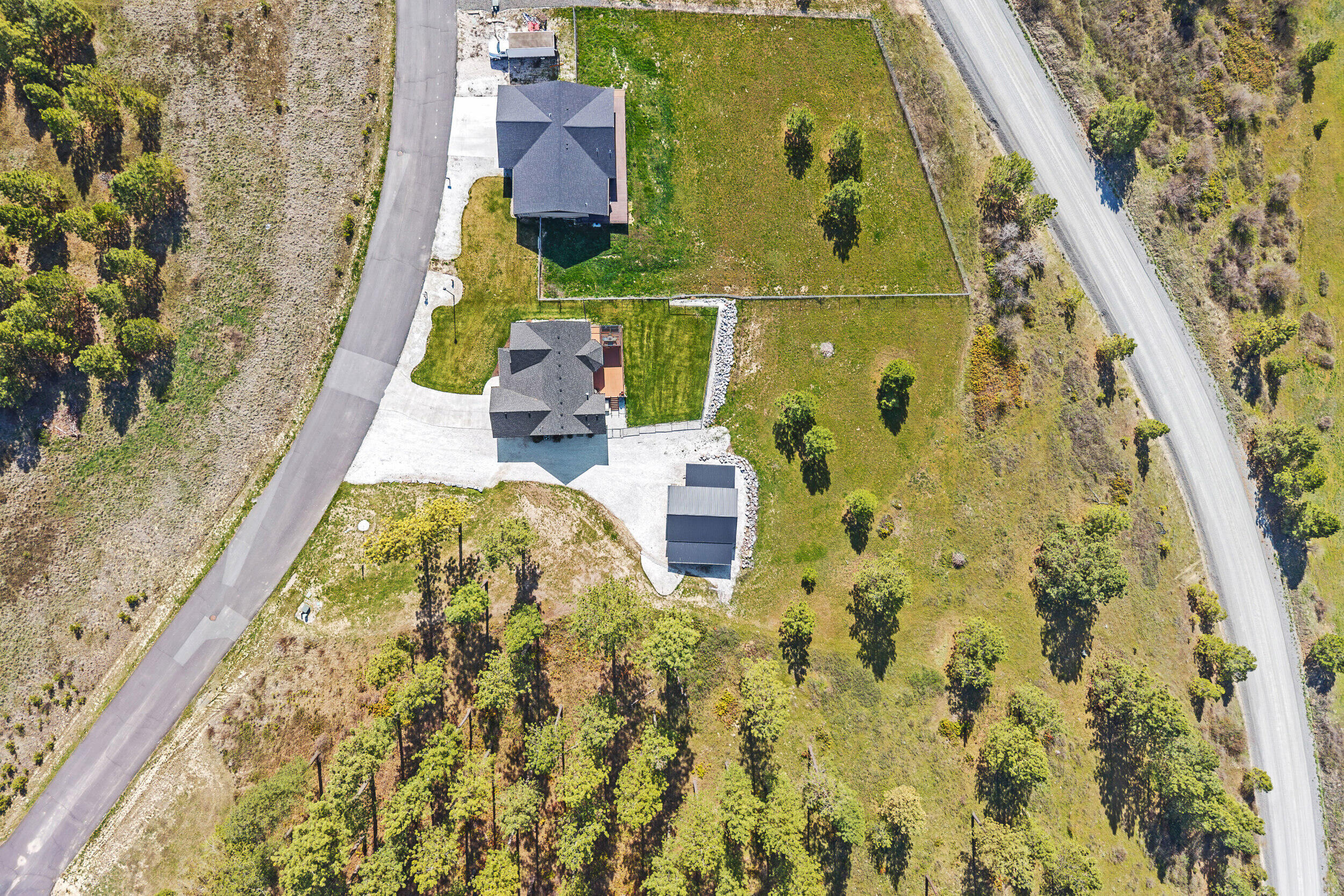 
                        Property photograph at
                        305 MAVEN WAY
                      