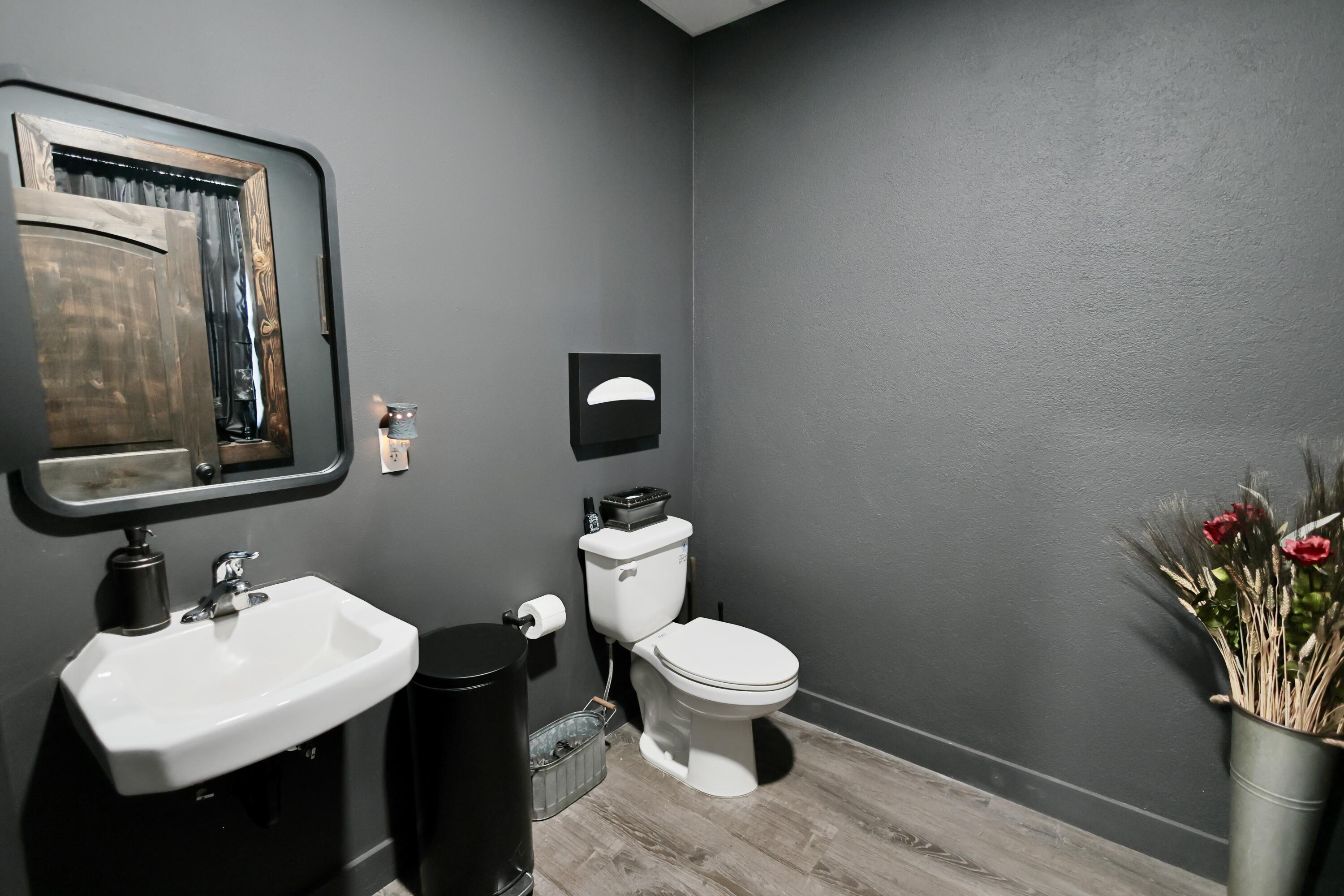 
                        Property photograph at
                        108 E MAIN AVE
                      