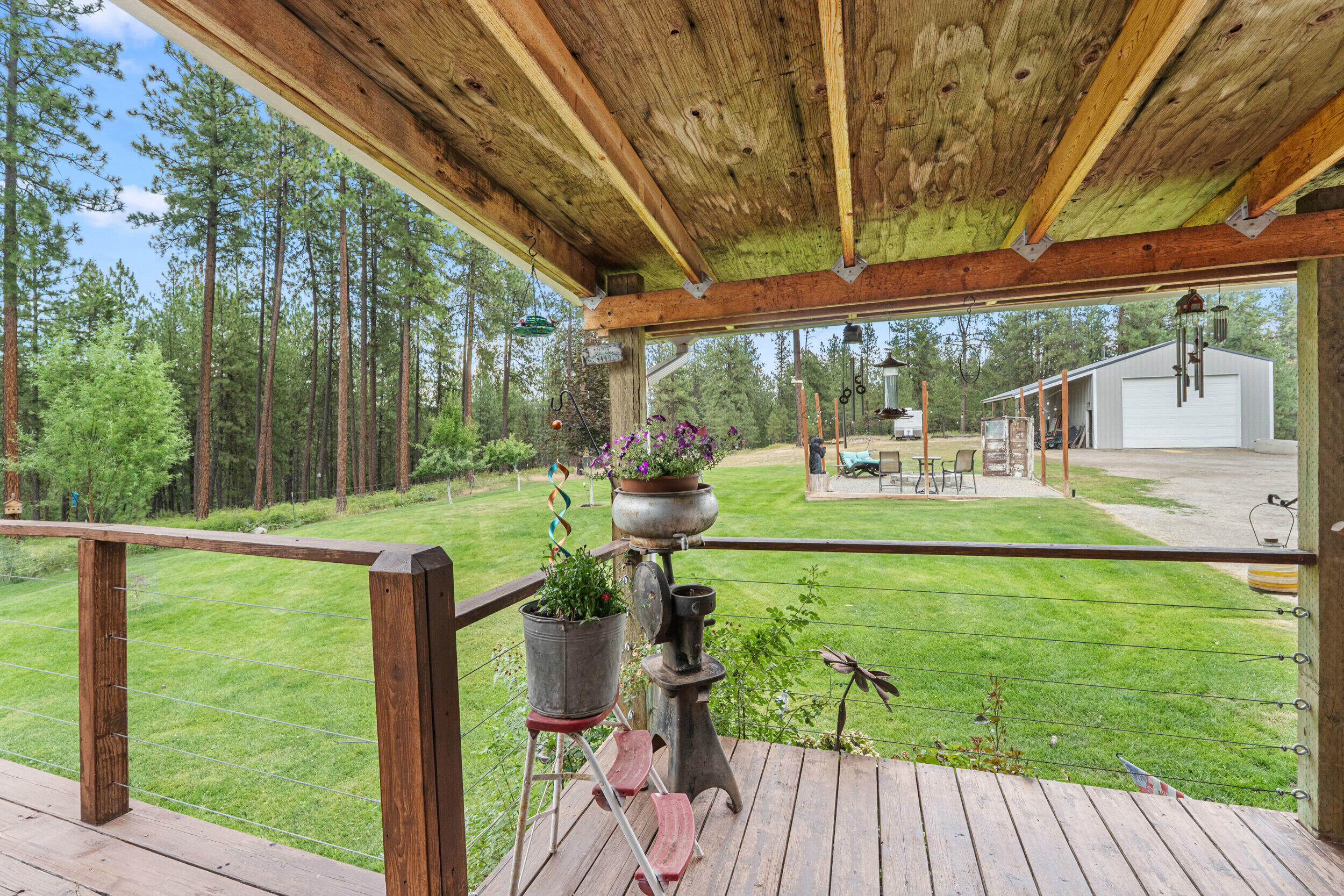 
                        Property photograph at
                        762 MAHONEY RD
                      