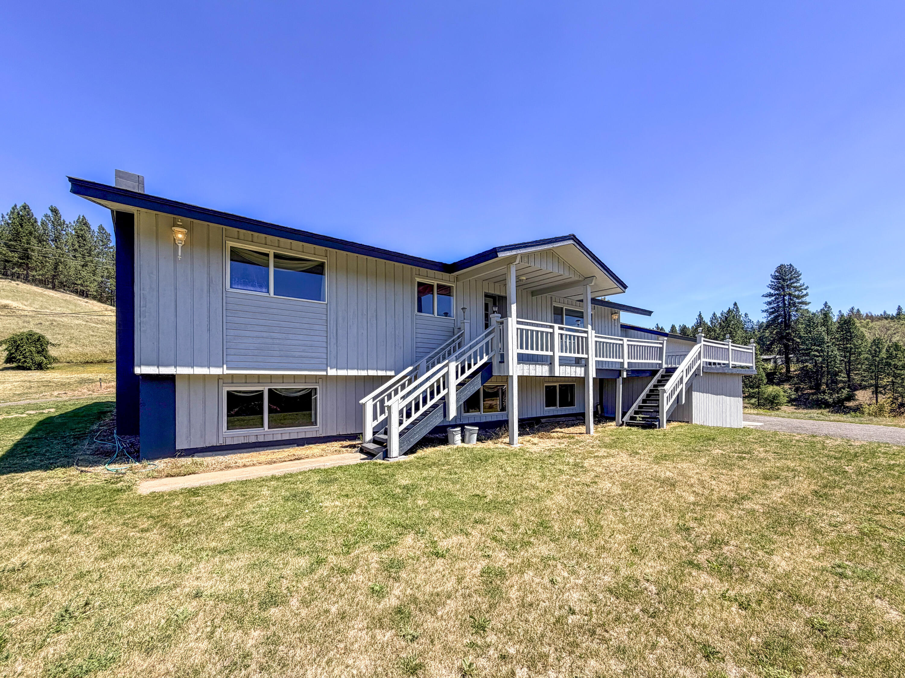 
                        Property photograph at
                        598 N HWY 395
                      