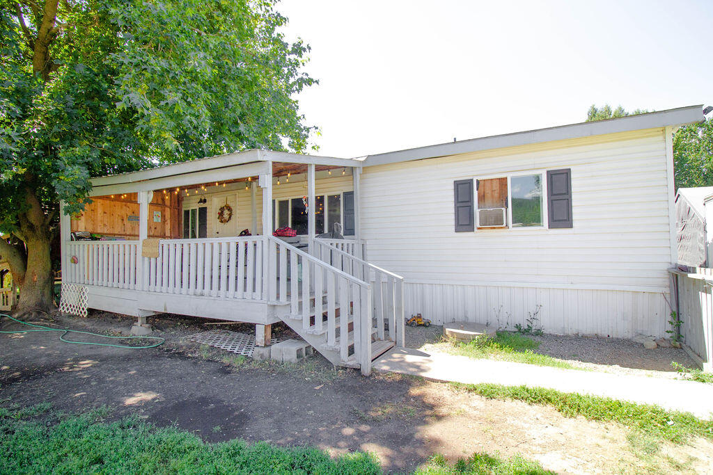 
                        Property photograph at
                        686 OLD ARDEN #38 HWY
                      