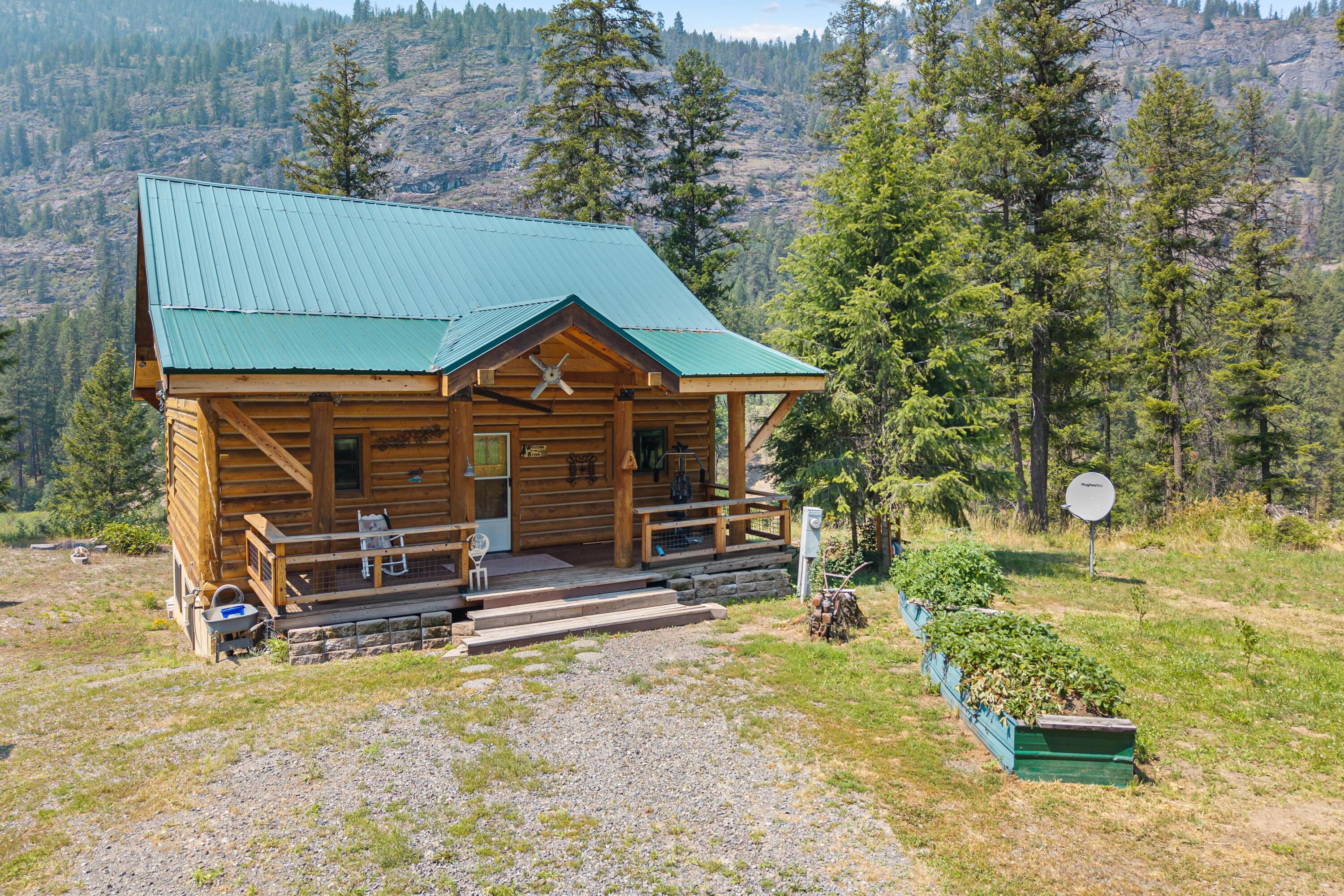 
                        Property photograph at
                        3733 V SAND CREEK RD
                      