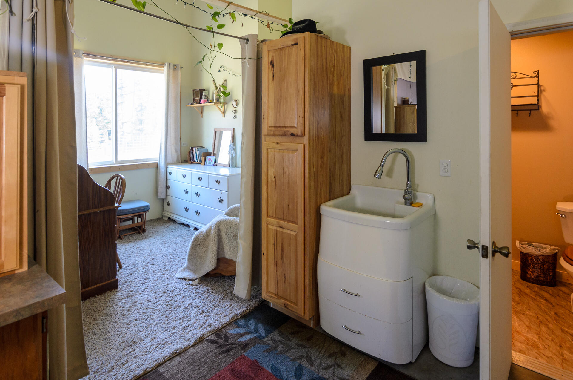 
                        Property photograph at
                        2559 F UNITED COPPER MINE RD
                      