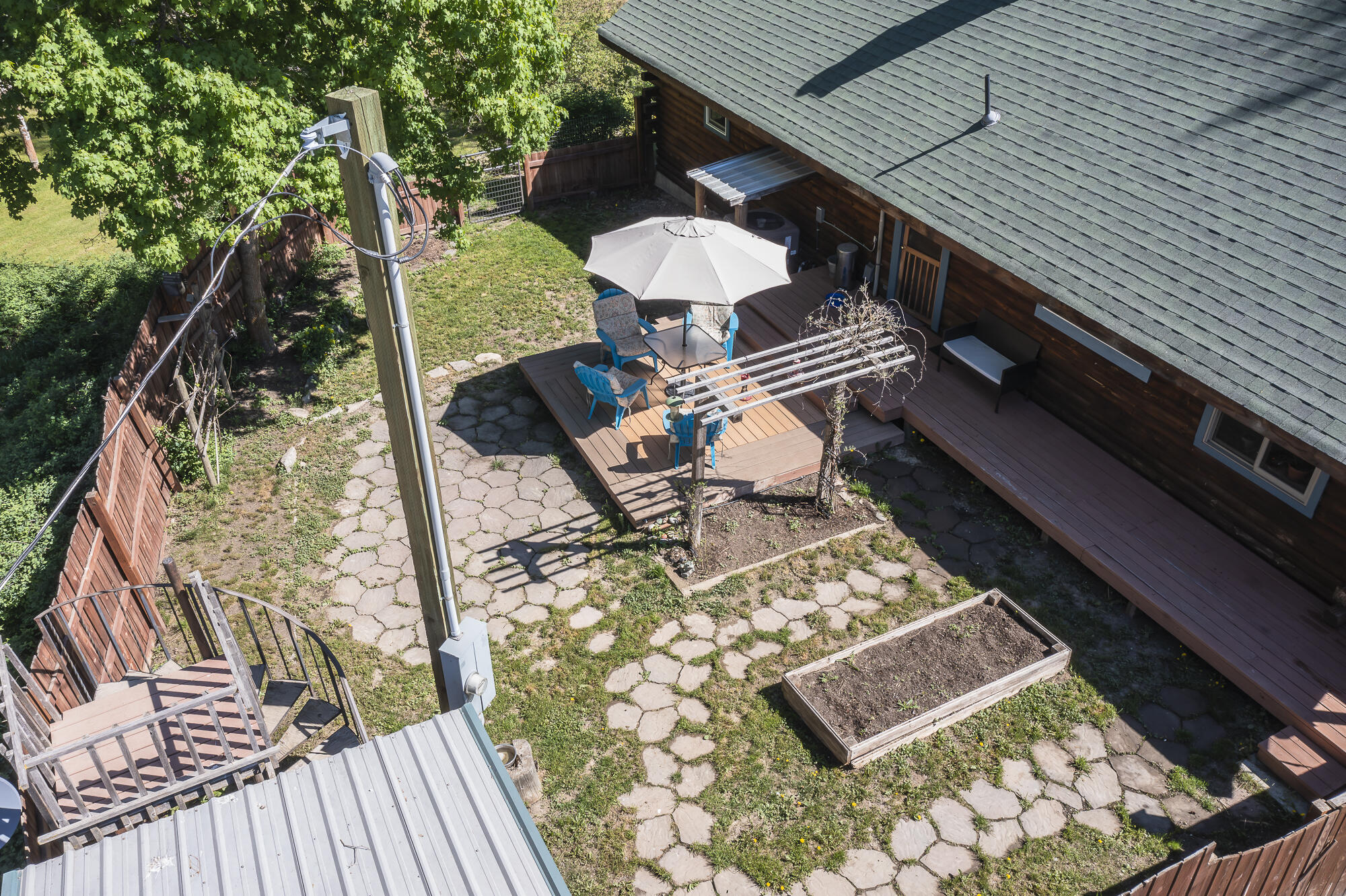 
                        Property photograph at
                        798 BARZEE RD
                      