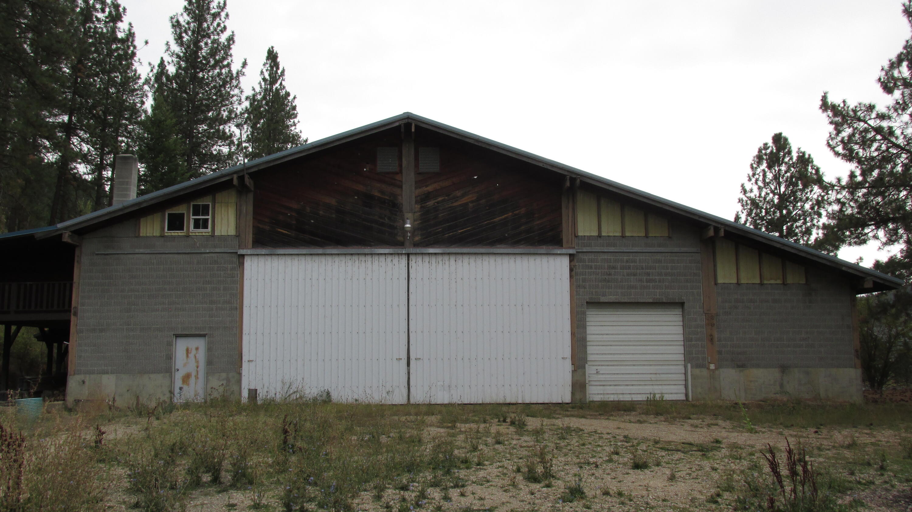 
                        Property photograph at
                        1475 US-395
                      
