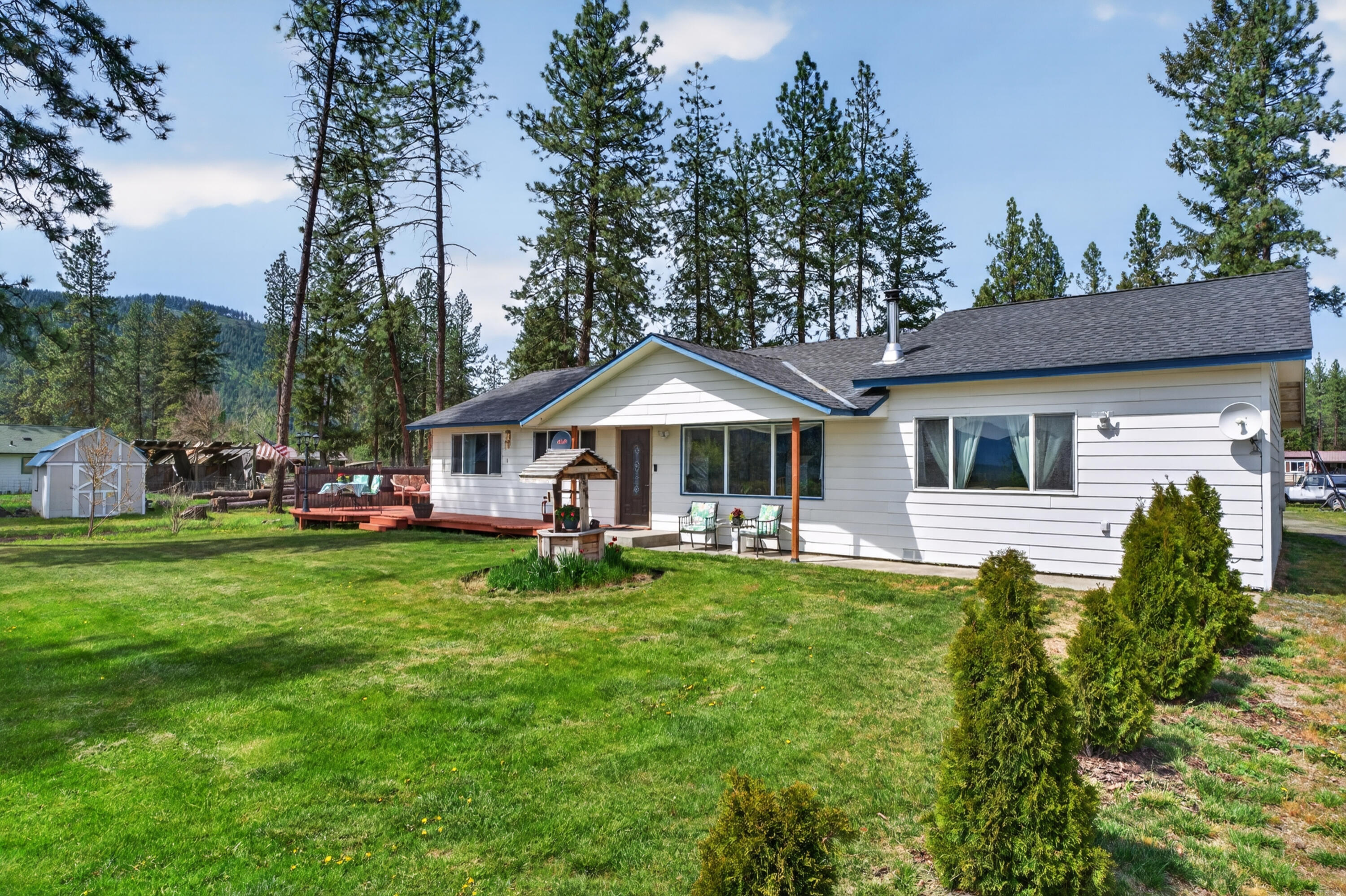 
                        Property photograph at
                        762 JOSEPH JESSICA RD
                      