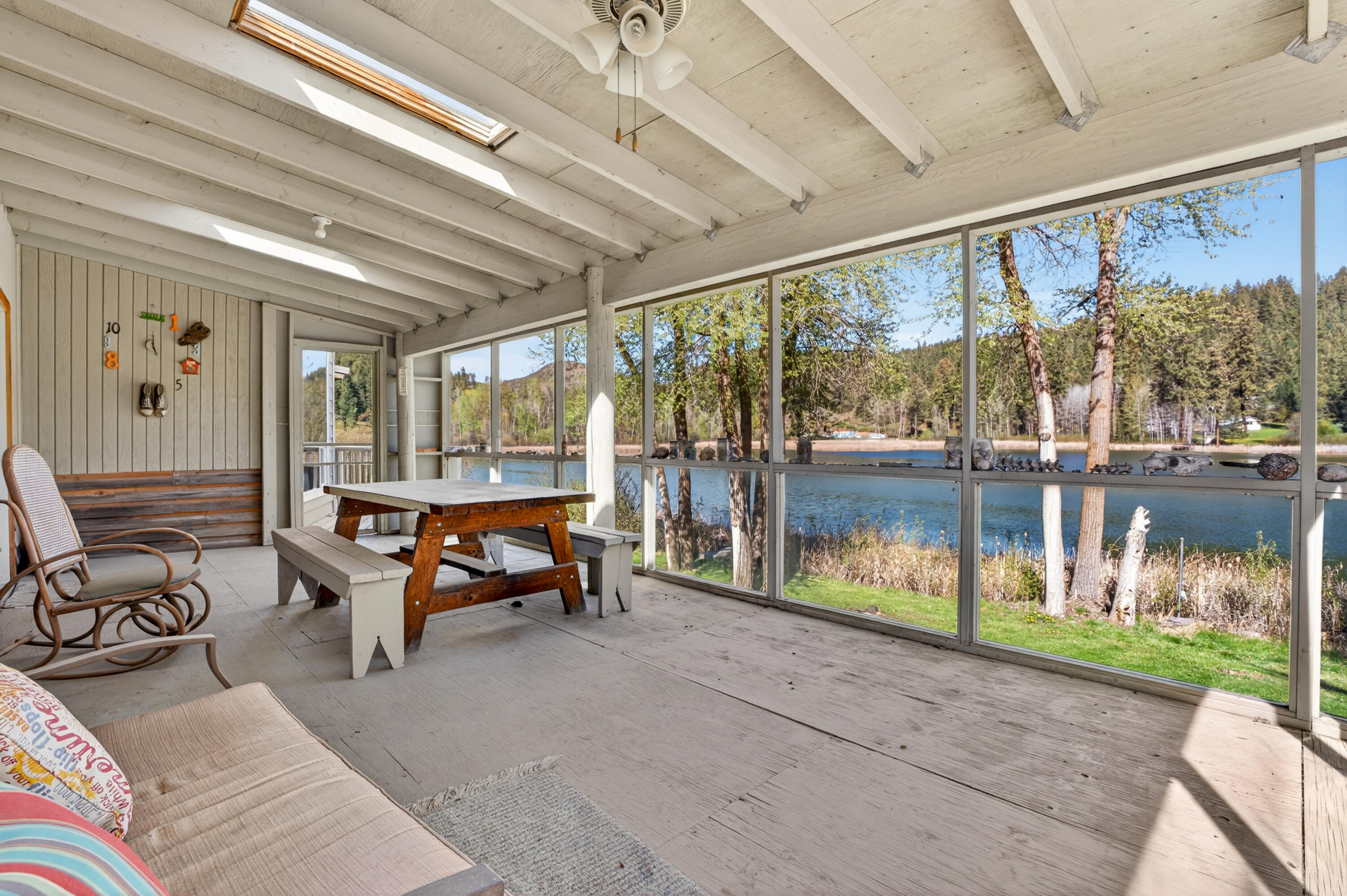 
                        Property photograph at
                        927 MISSION LAKE RD
                      