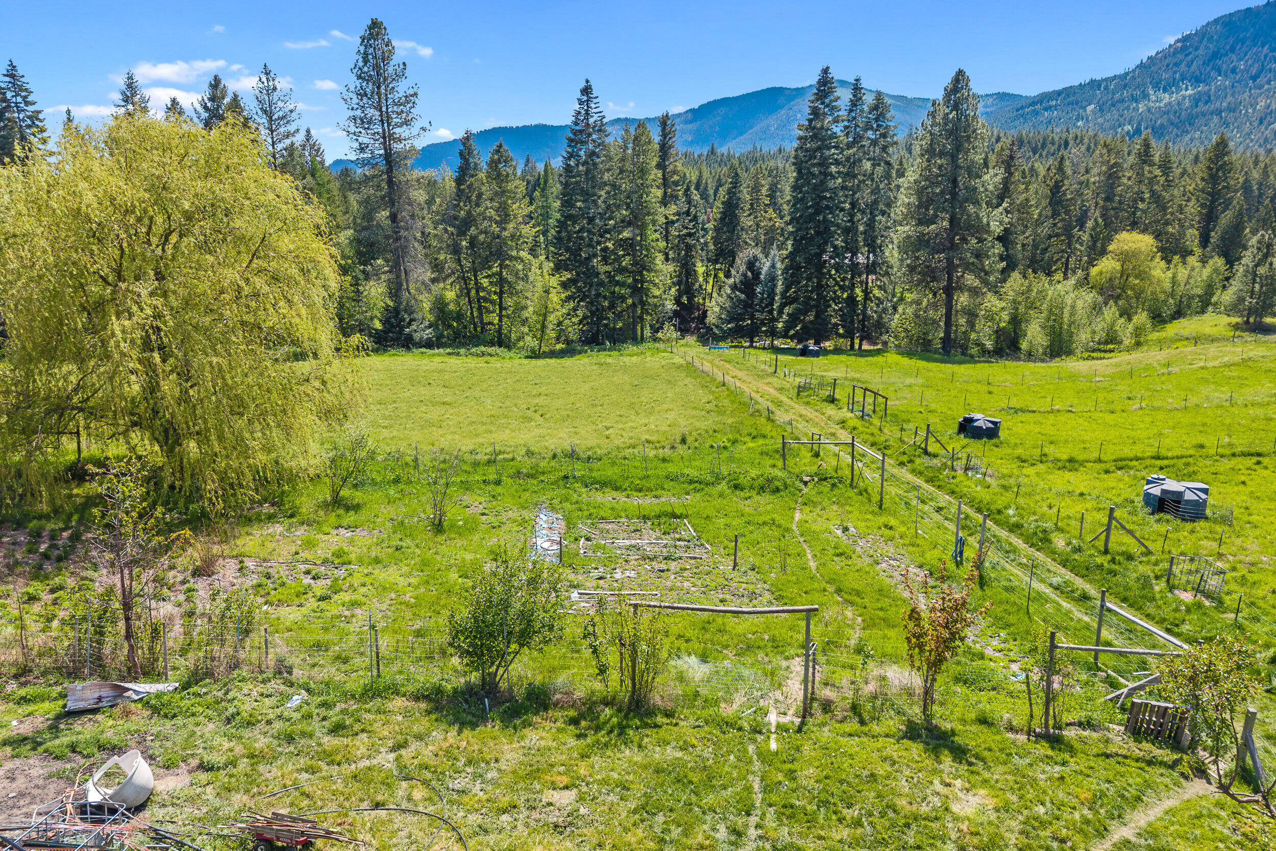
                        Property photograph at
                        2083 MARBLE VALLEY-BASIN RD
                      
