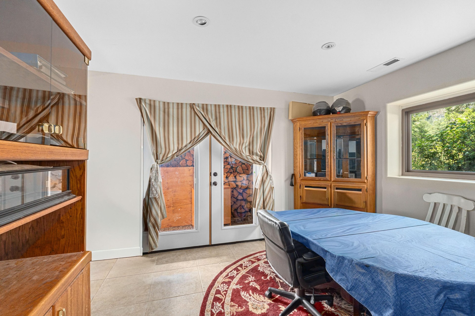 
                        Property photograph at
                        3733 V SAND CREEK RD
                      