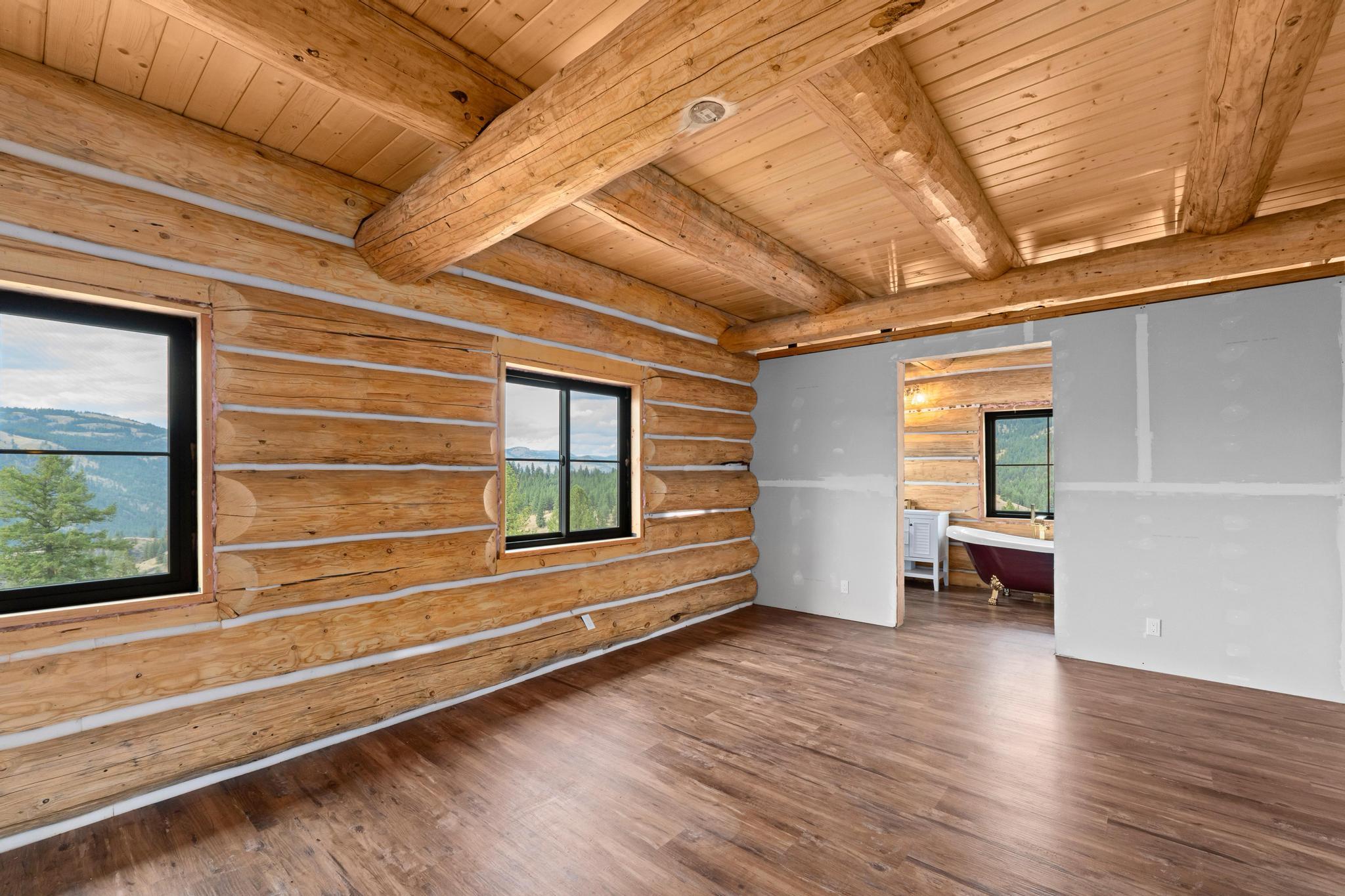 
                        Property photograph at
                        112 SUGARLOAF RD
                      