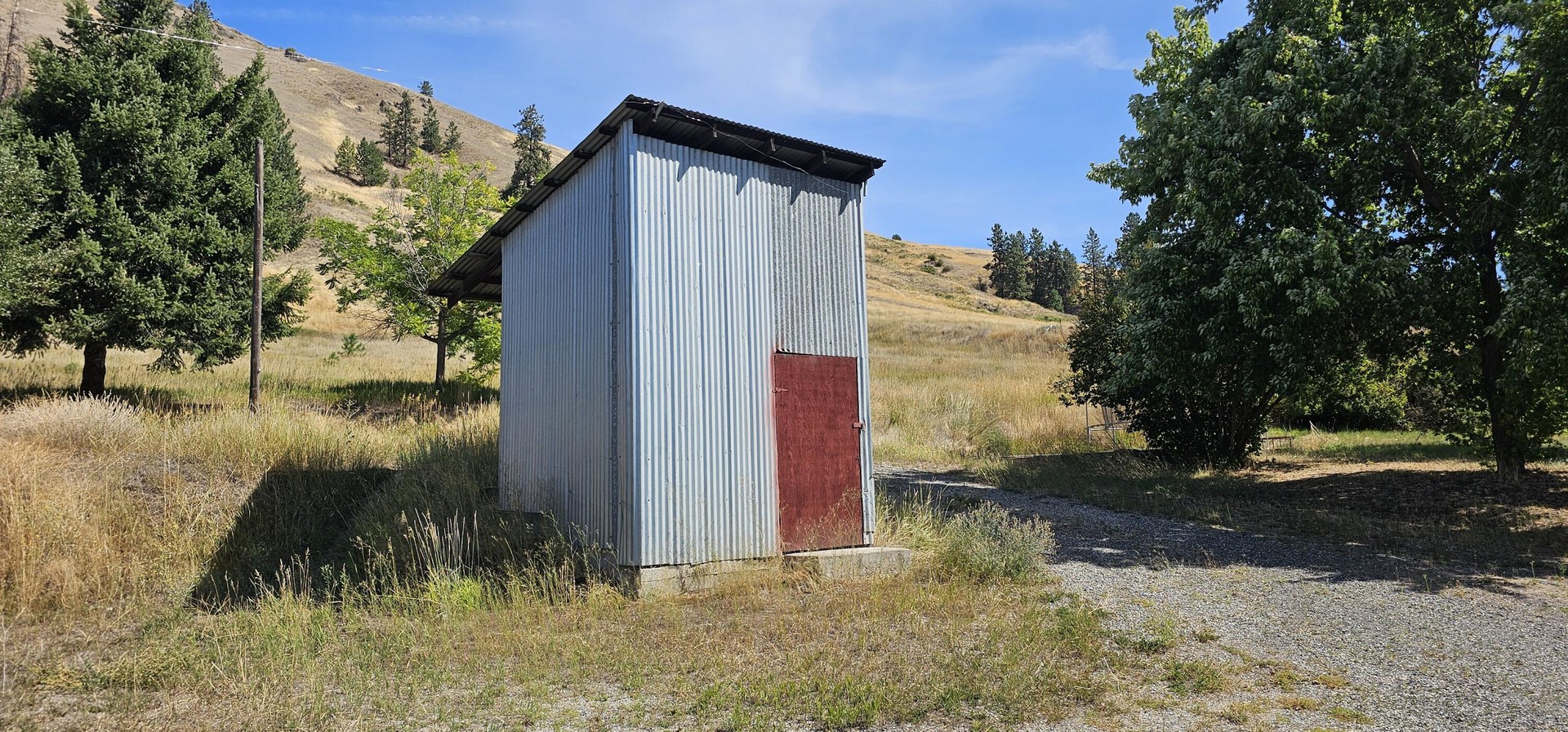
                        Property photograph at
                        792 A HWY 395 N
                      