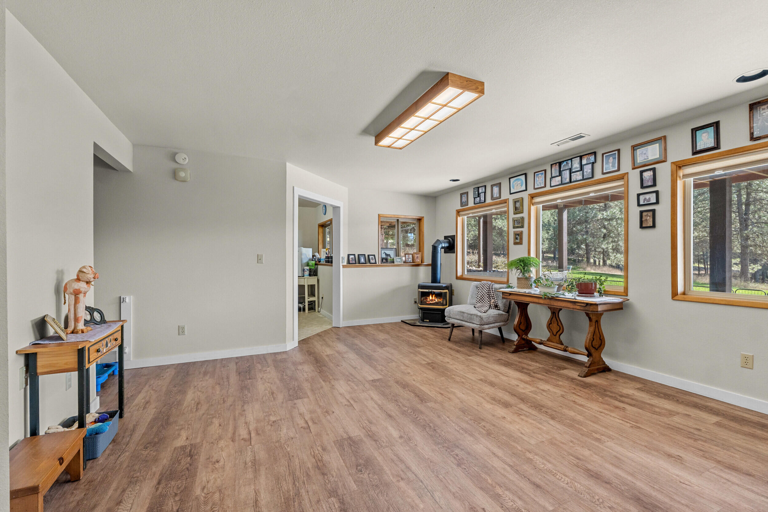 
                        Property photograph at
                        753 C ARDEN BUTTE RD
                      