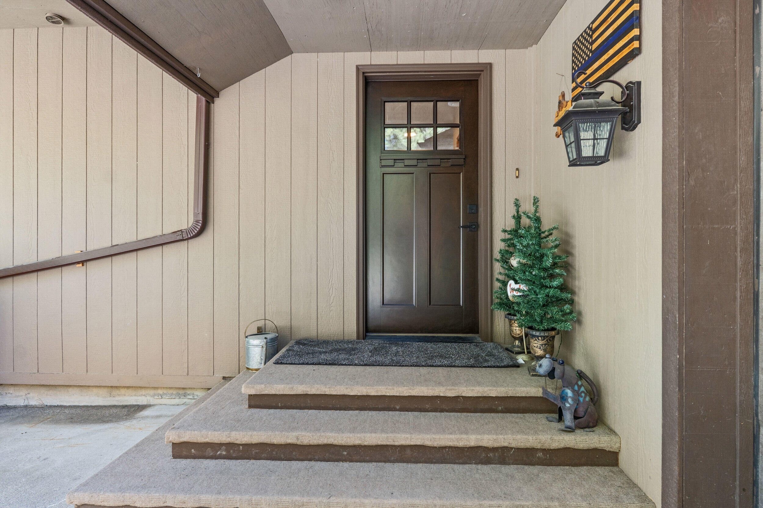 
                        Property photograph at
                        753 C ARDEN BUTTE RD
                      