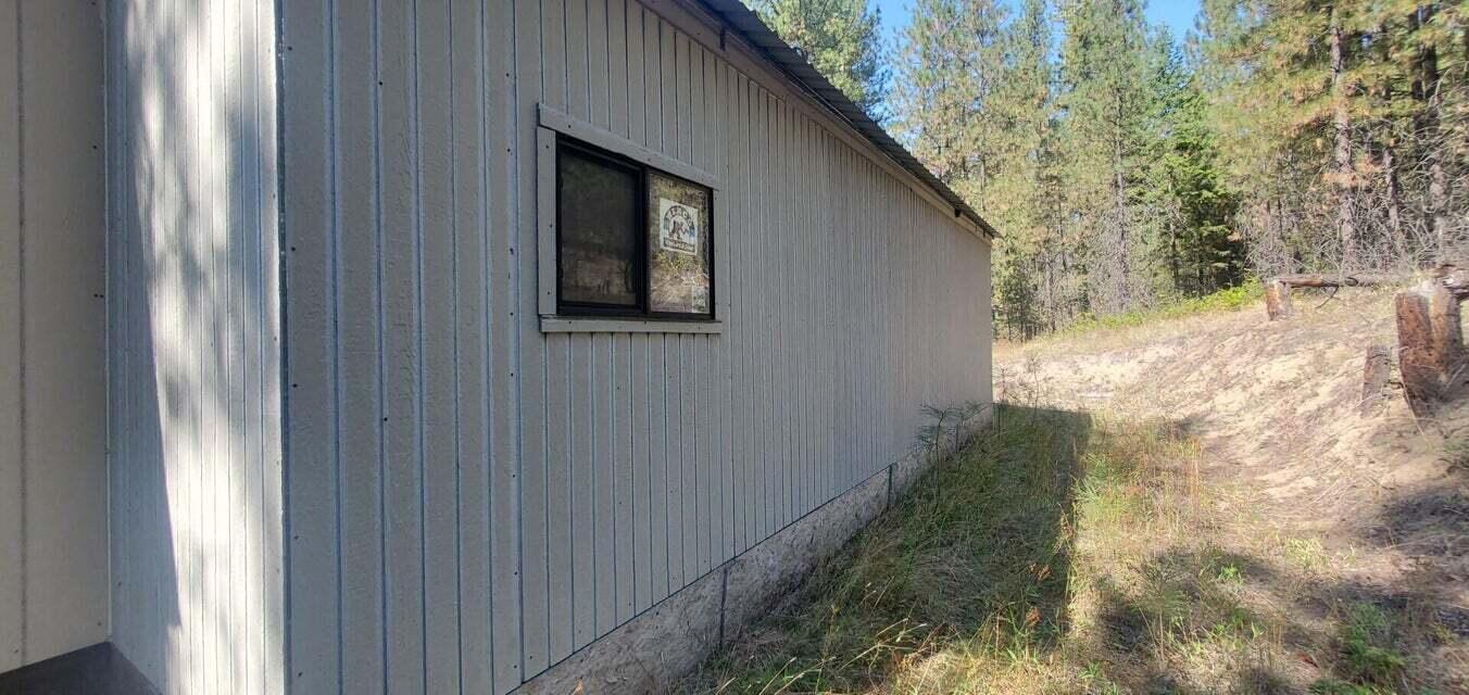 
                        Property photograph at
                        3733 XX SAND CREEK RD
                      