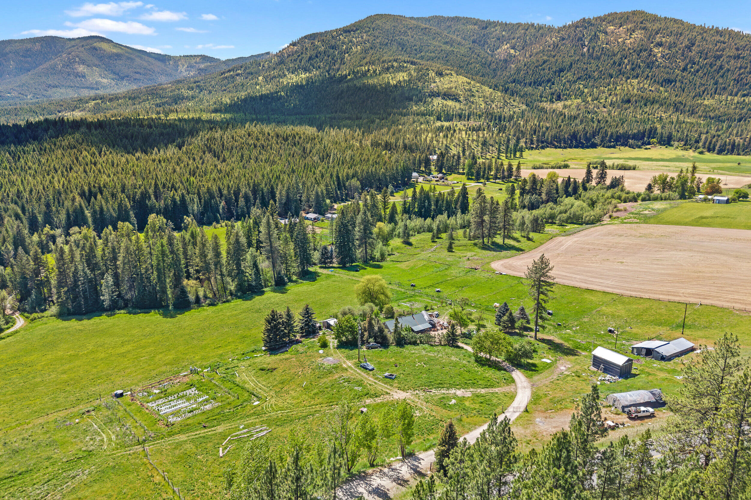 
                        Property photograph at
                        2083 MARBLE VALLEY-BASIN RD
                      