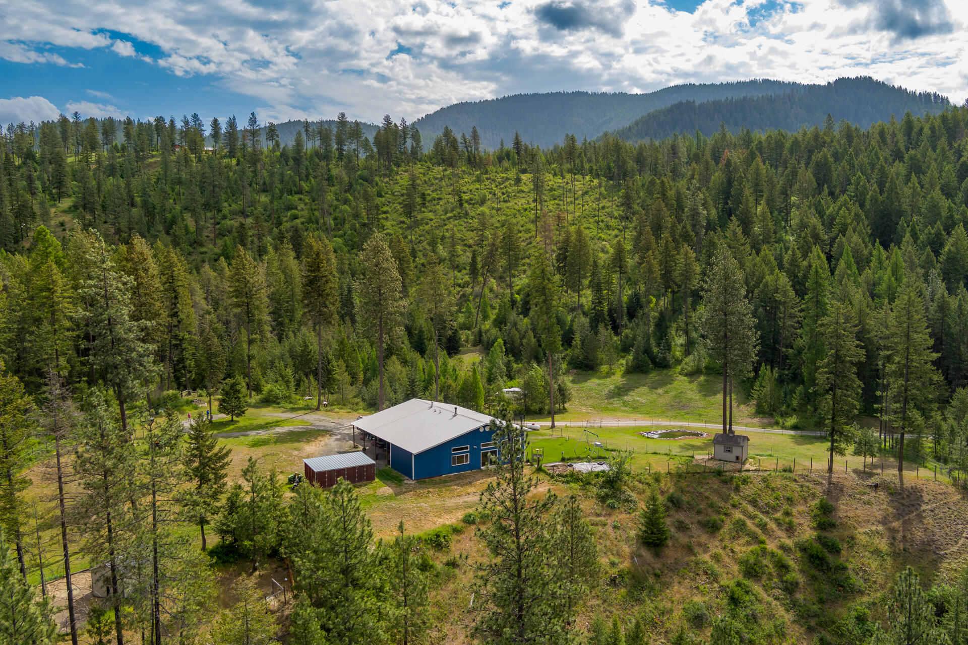 
                        Property photograph at
                        2559 F UNITED COPPER MINE RD
                      