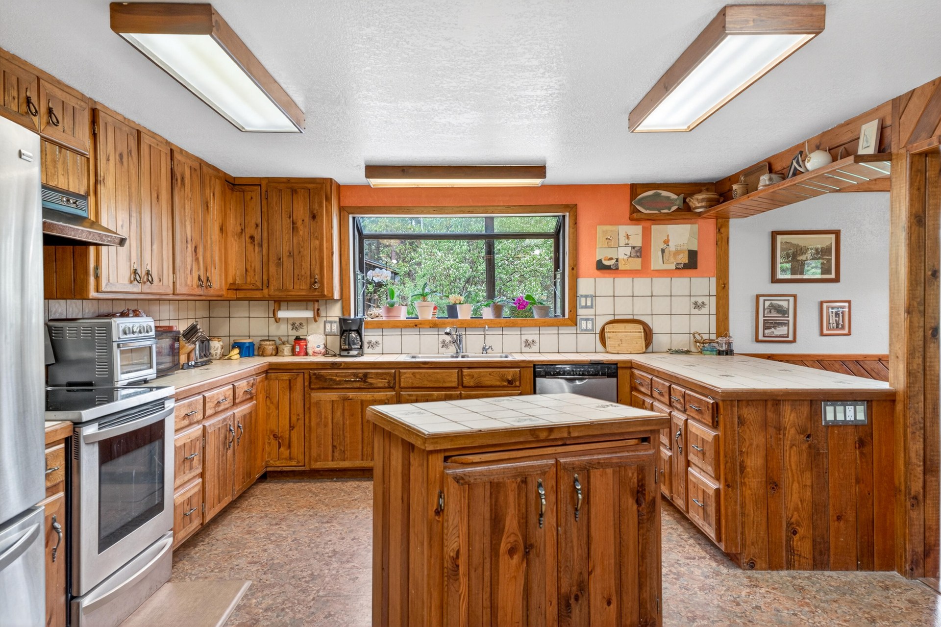 
                        Property photograph at
                        59 BISBEE CREEK LN
                      