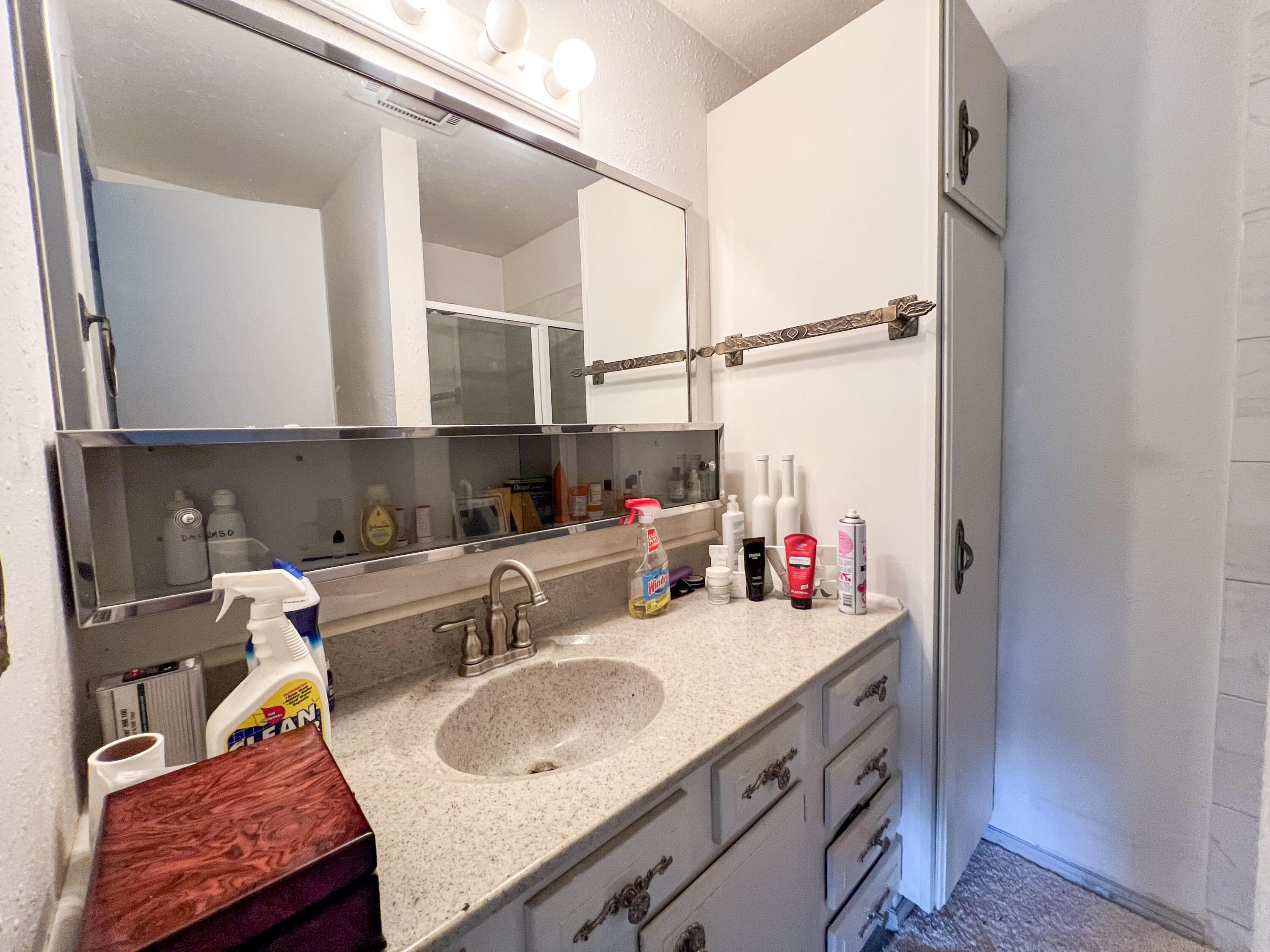 
                        Property photograph at
                        598 N HWY 395
                      