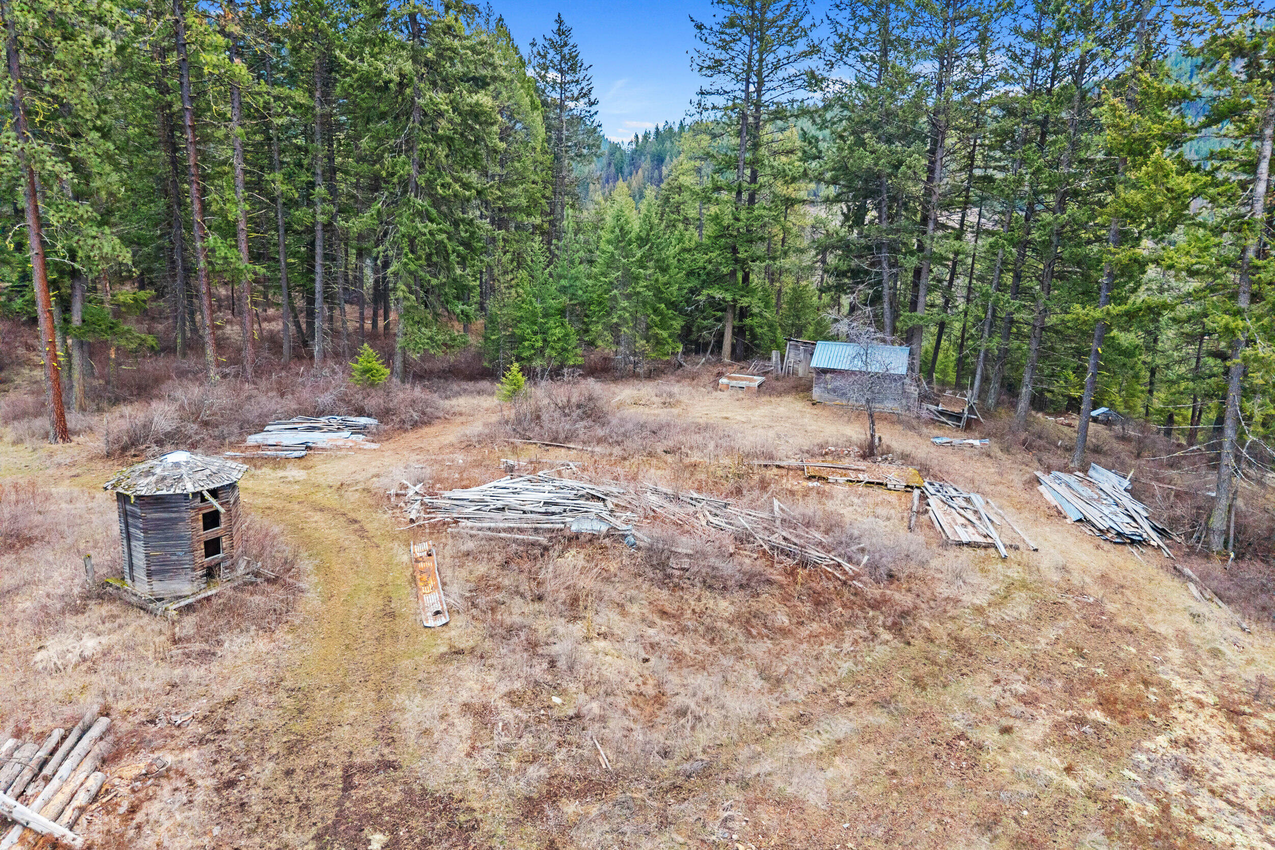 
                        Property photograph at
                        2852 HORSESHOE LAKE RD
                      