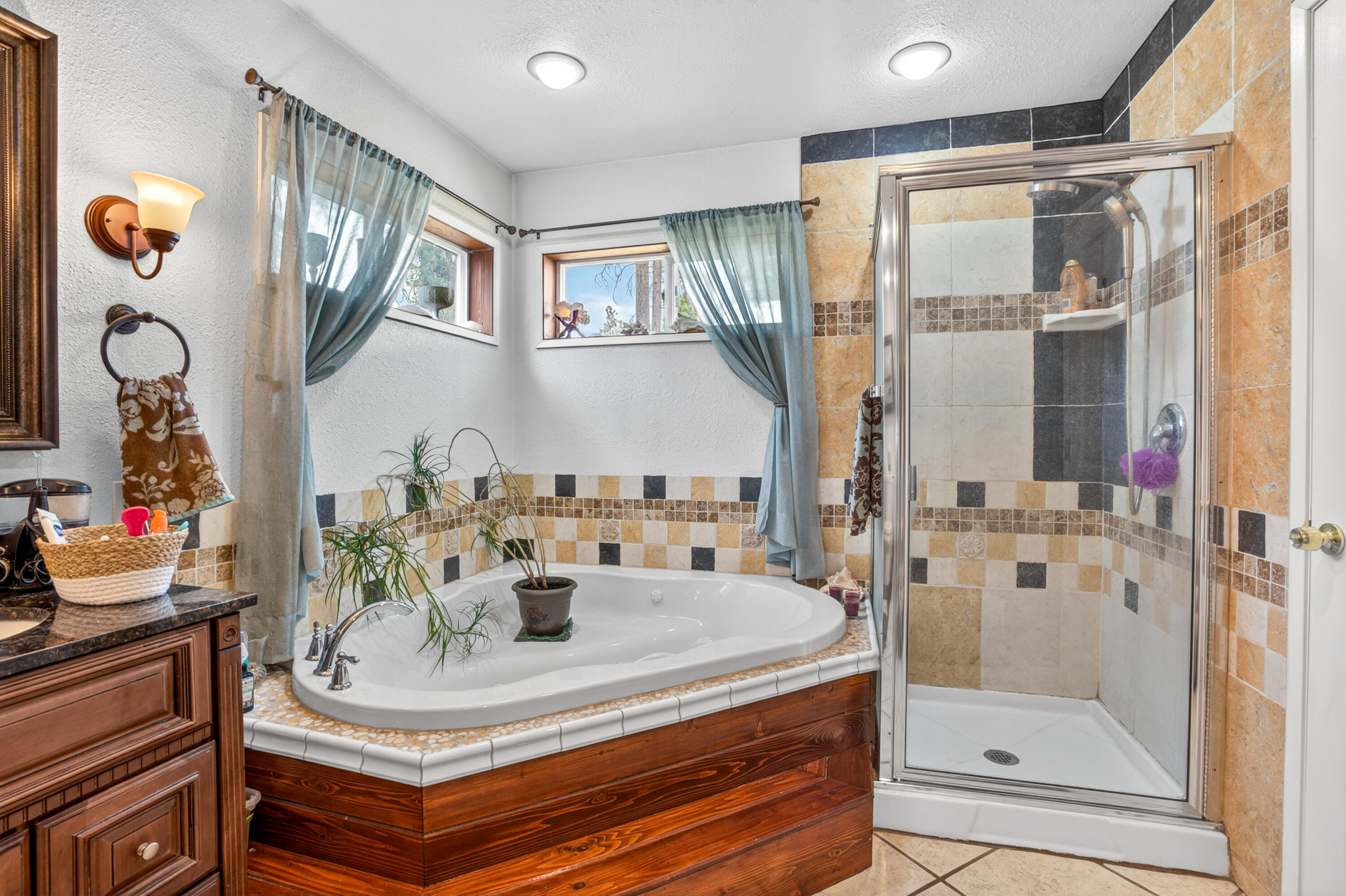 
                        Property photograph at
                        762 JOSEPH JESSICA RD
                      