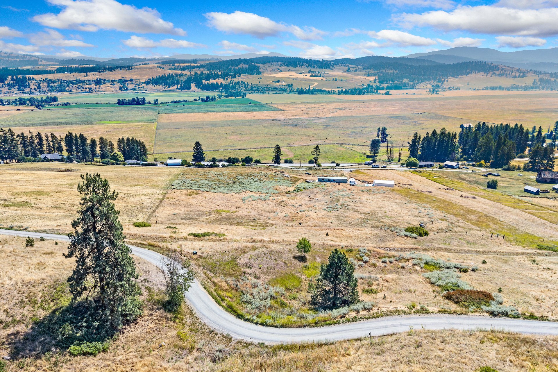 
                        Property photograph at
                        842 FF VALLEY WESTSIDE RD
                      