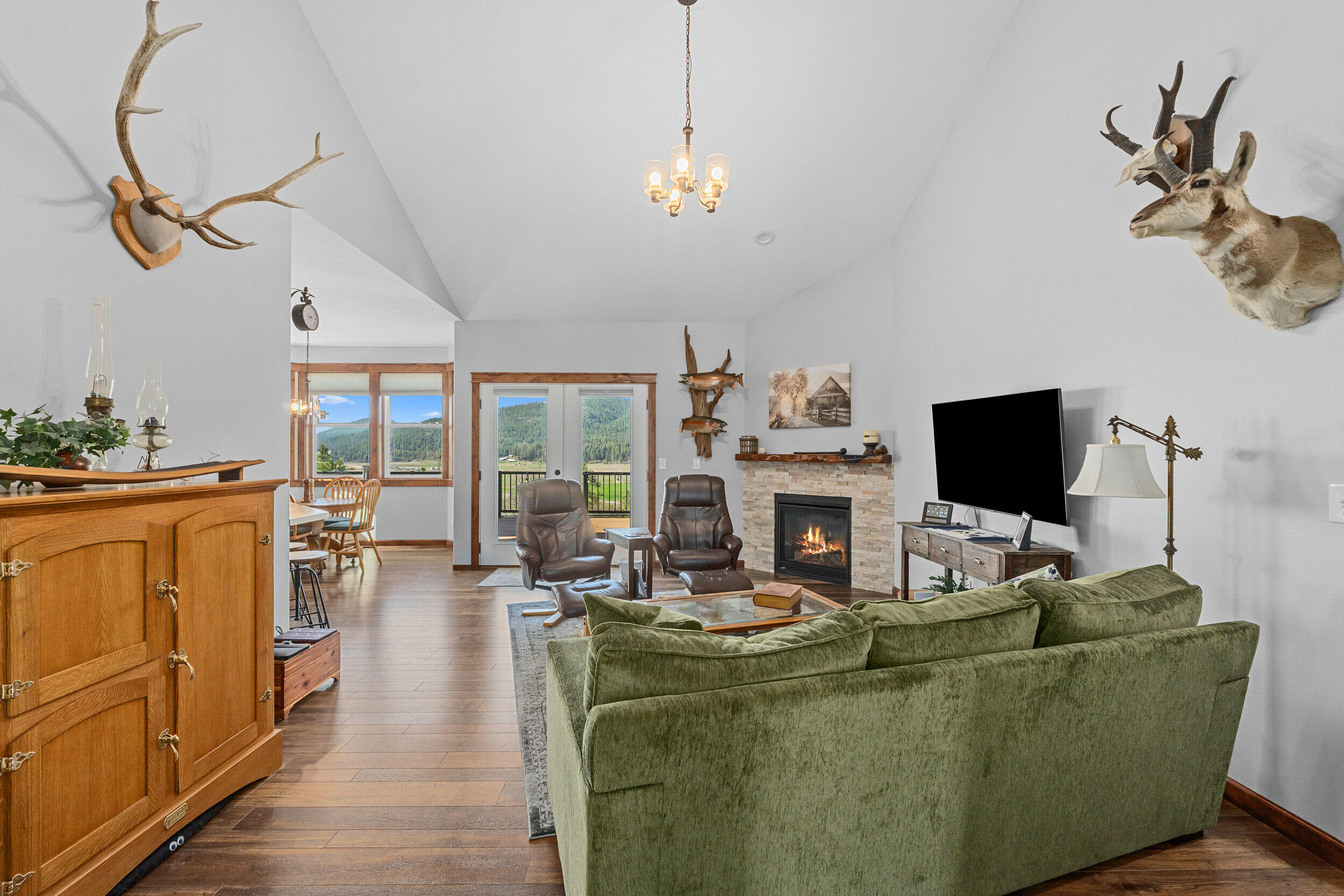 
                        Property photograph at
                        305 MAVEN WAY
                      