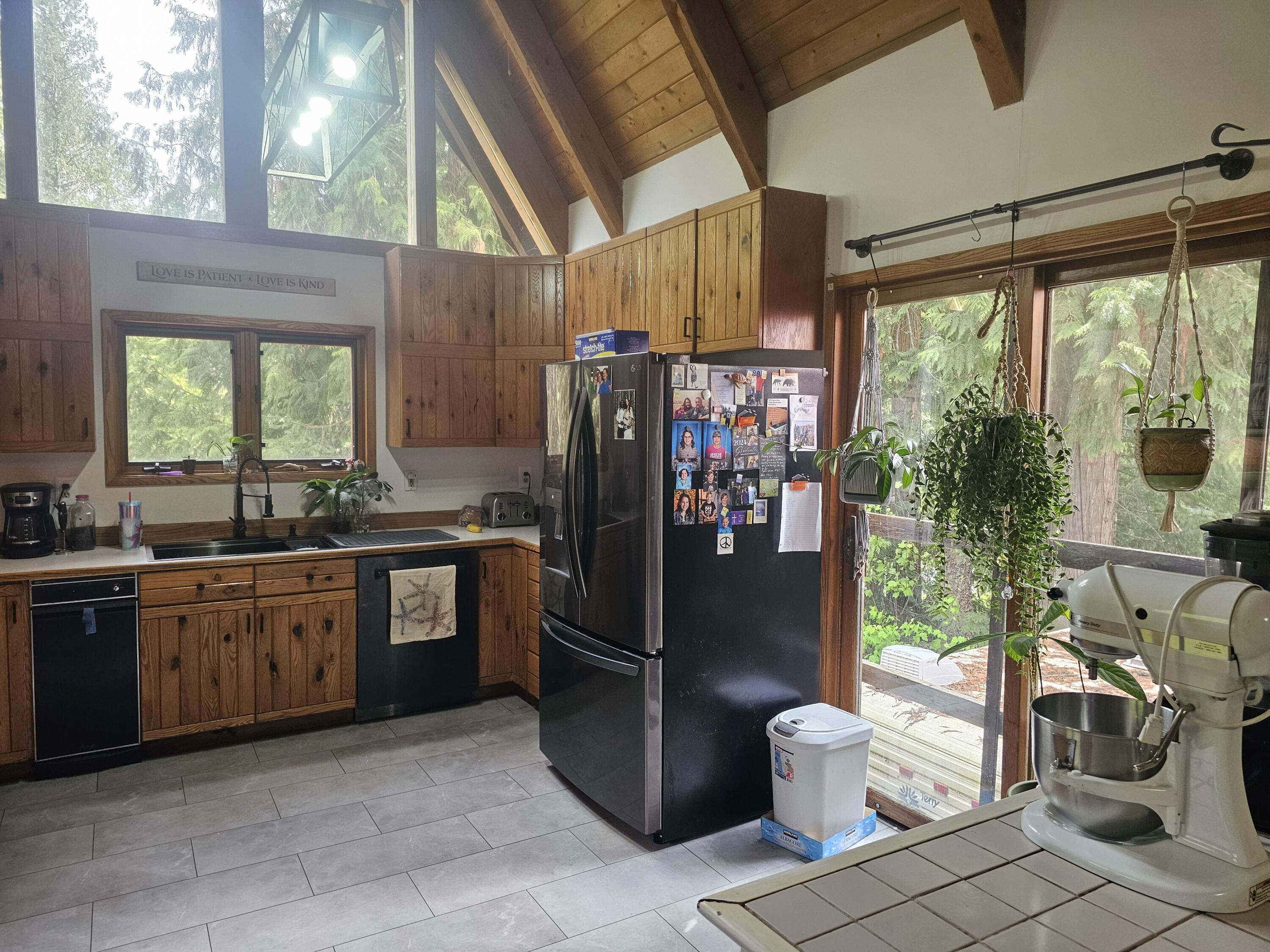 
                        Property photograph at
                        398462 HIGHWAY 20
                      