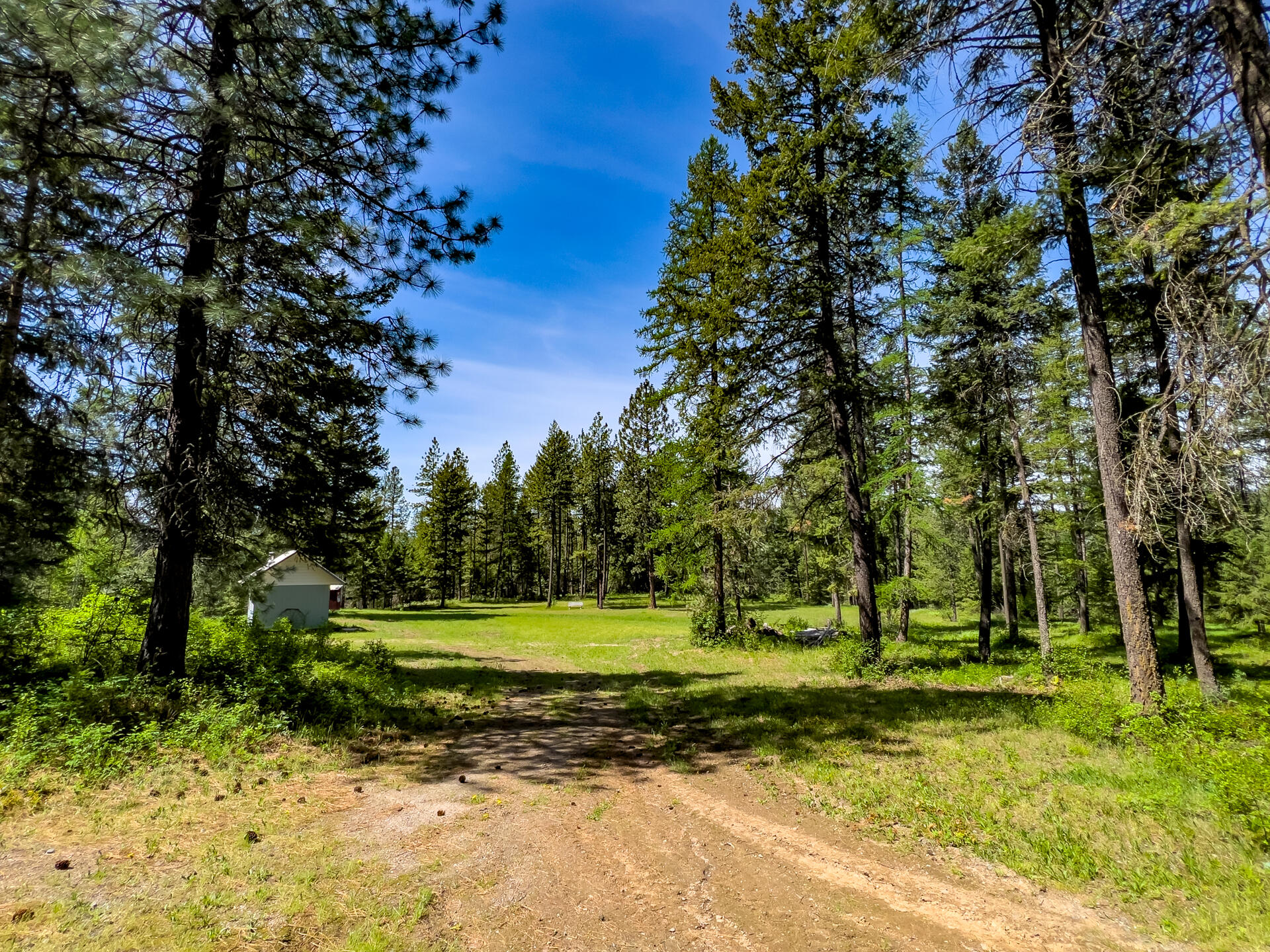 
                        Property photograph at
                        2559 UNITED COPPER MINE RD
                      