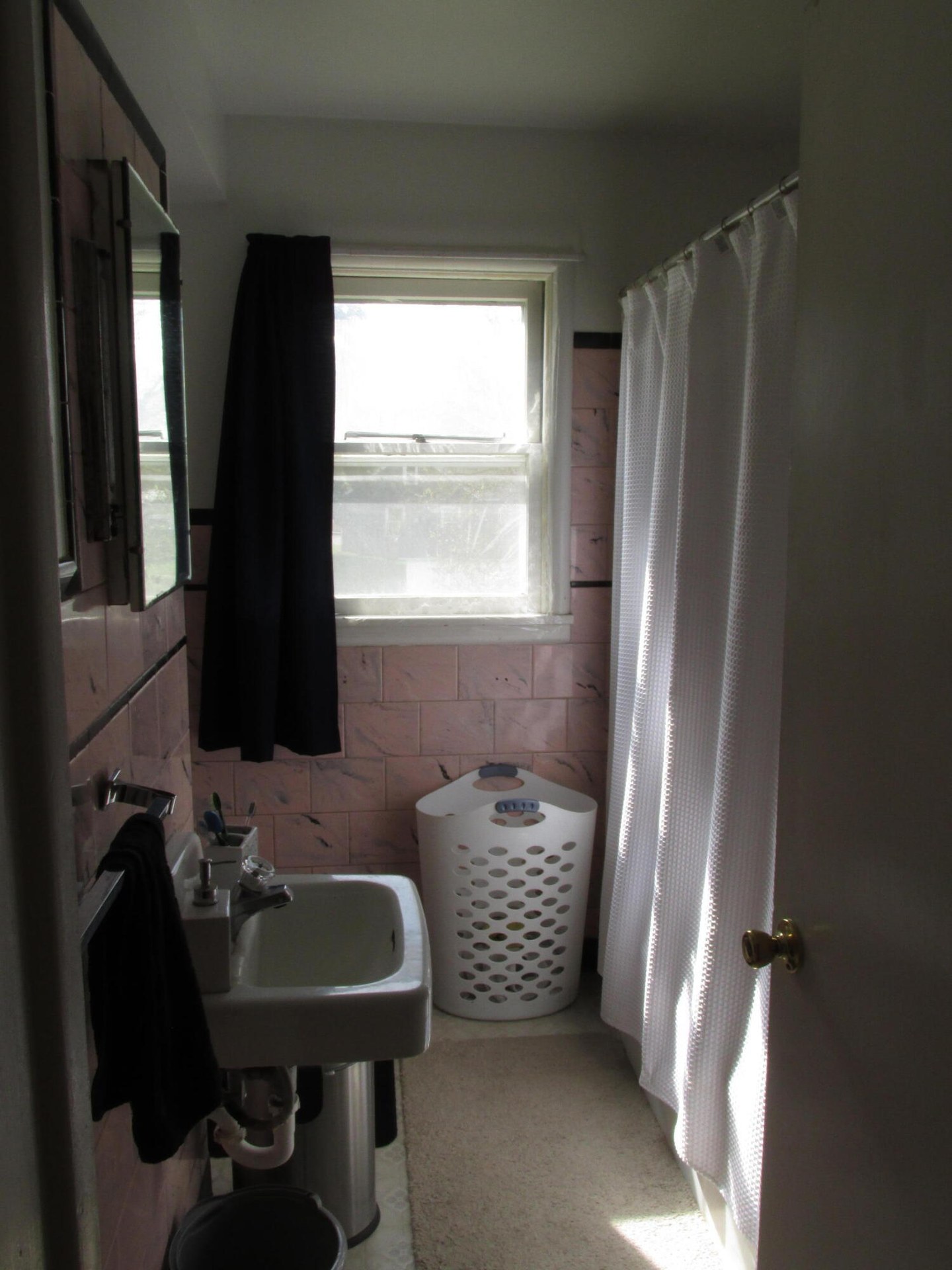 
                        Property photograph at
                        1325 S MAIN ST
                      